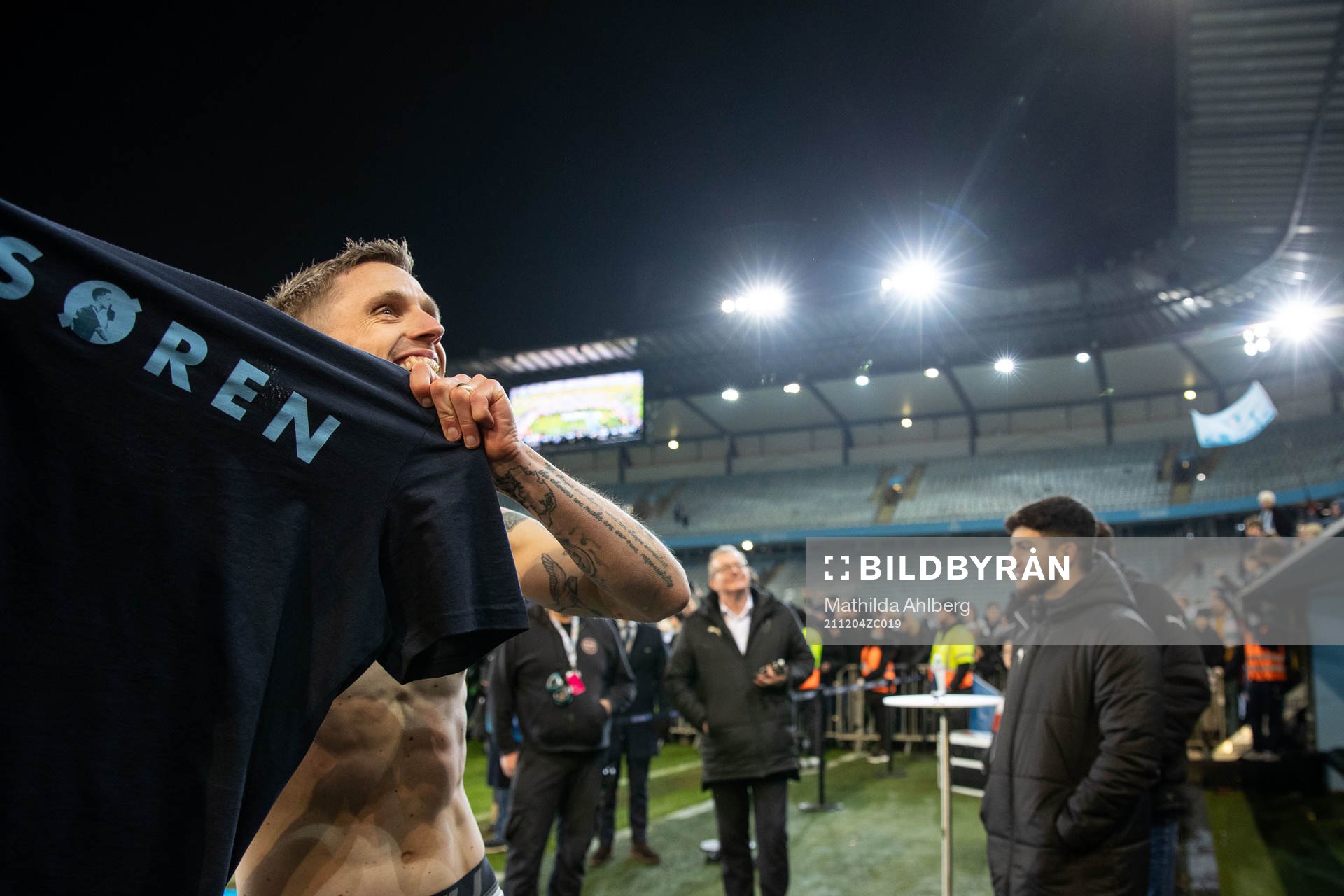 Malmö FFsSören Rieks jublar efter fotbollsmatchen i Allsvenskan mellan Malmö FF och Halmstad den 4 december 2021 i Malmö. 