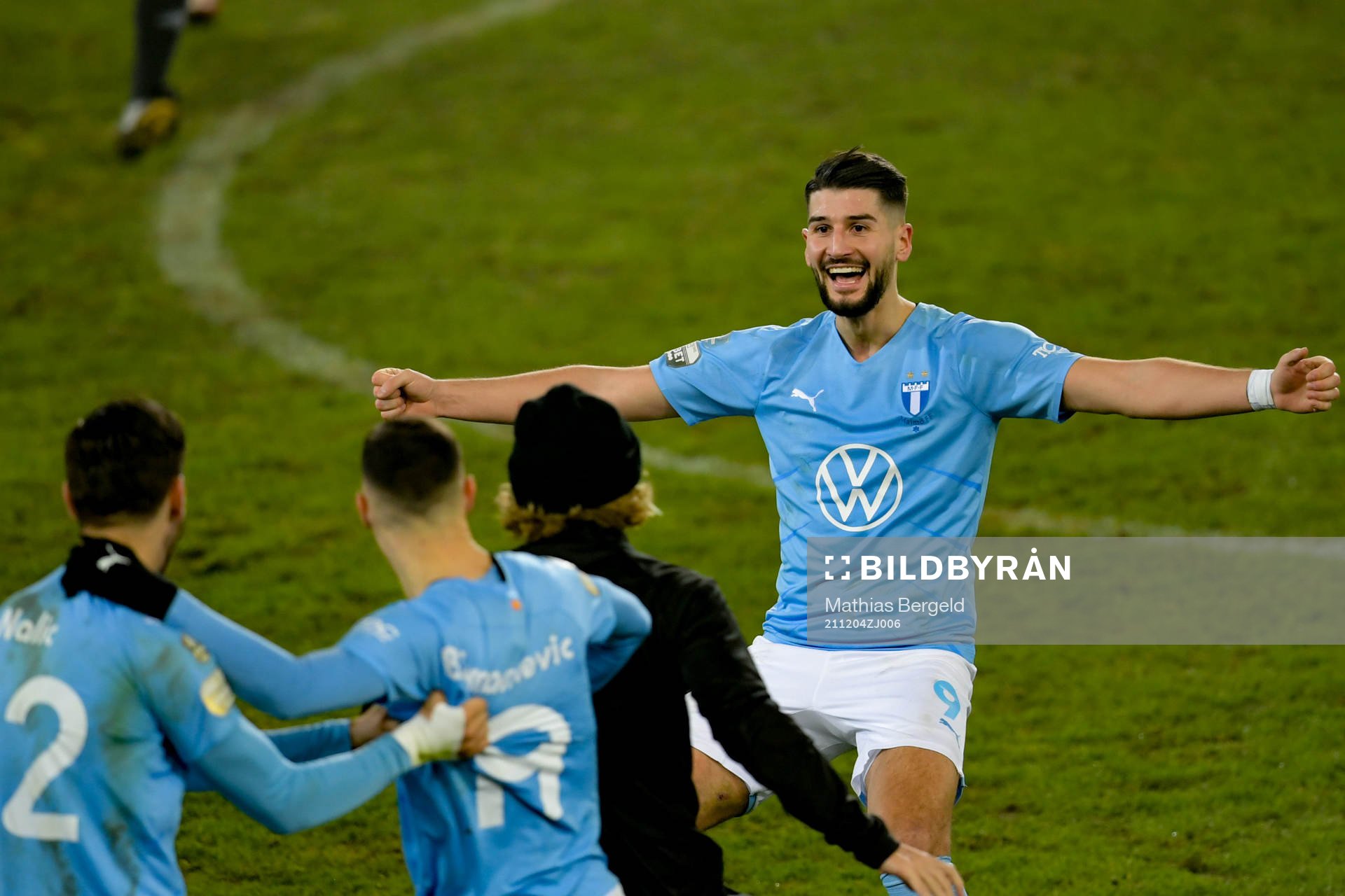 Malmö FFs Antonio Colak jublar med lagkamraterna