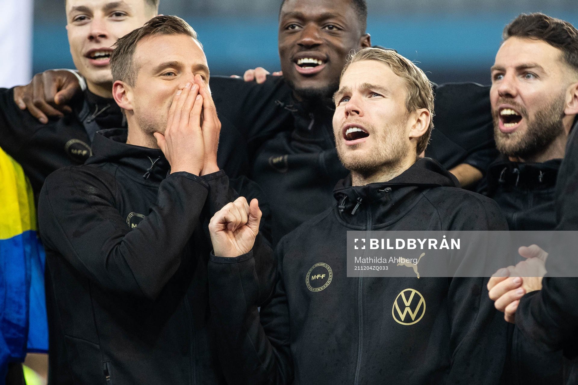 Malmö FFs Eric Larsson och Oscar Lewicki jublar