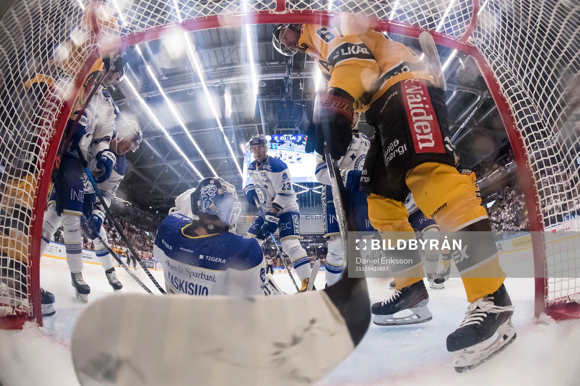 Luleås Linus Omark och Leksands målvakt Kasimir Kaskisuo