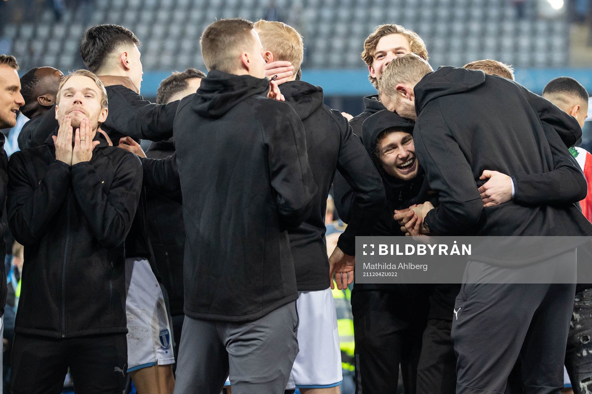 Malmö FFs Sebastian Nanasi jublar med lagkamrater