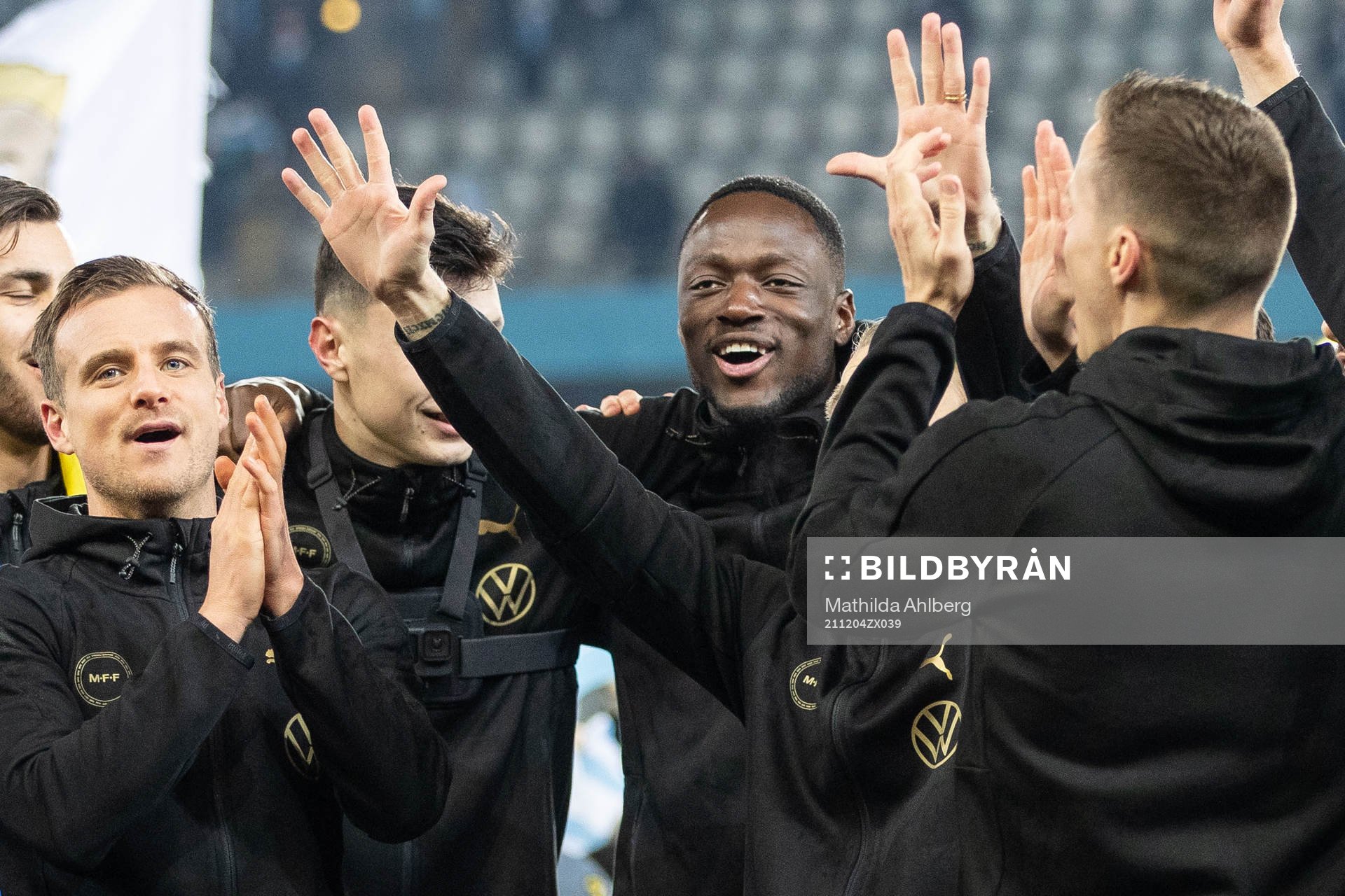 Malmö FFs målvakt Ismael Diawara jublar