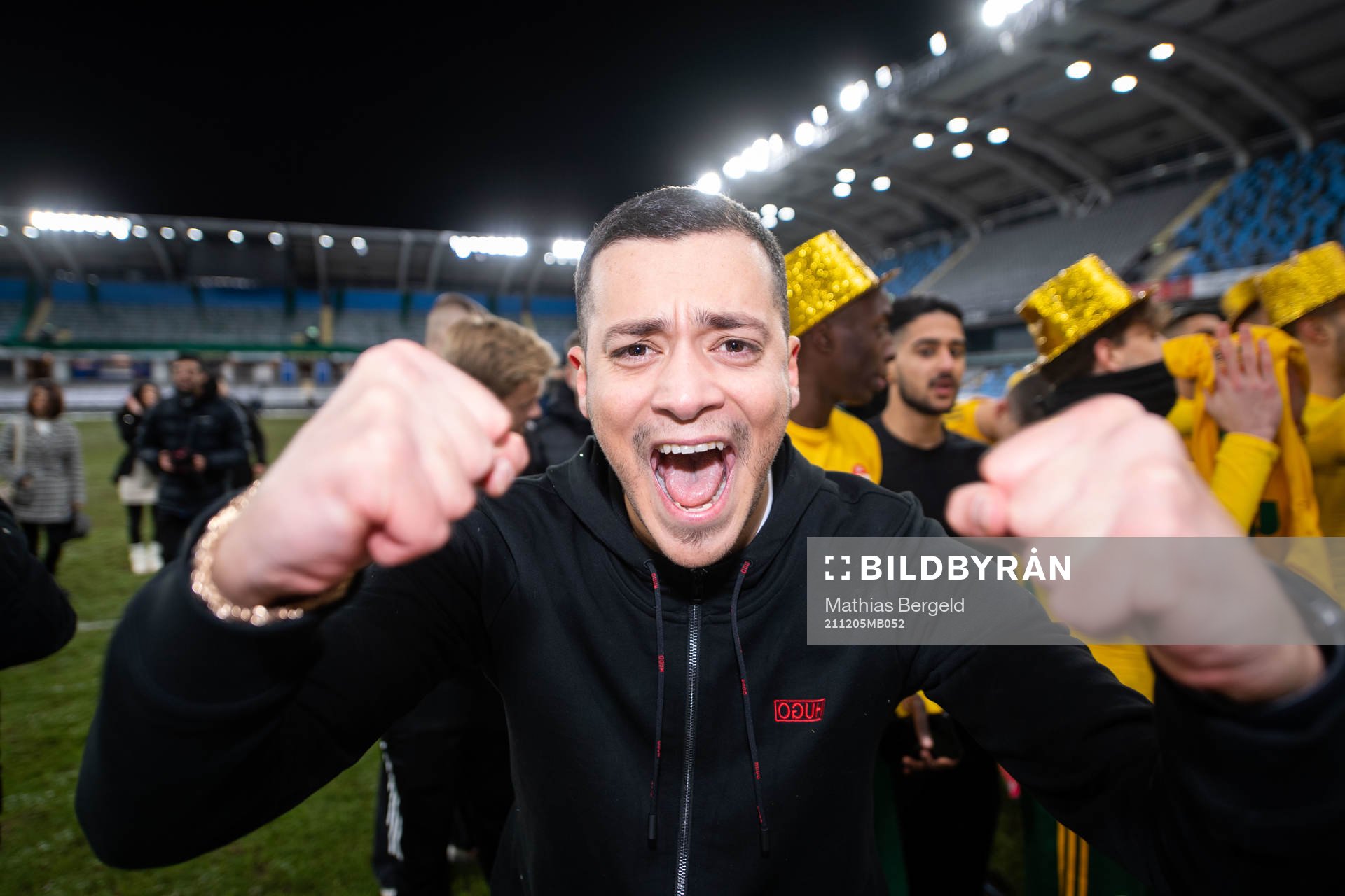 Dalkurds tränare Yasin Aras jublar efter match två i kvalet till Superettan mellan GAIS och Dalkurd den 5 december 2021 i Göteborg. 