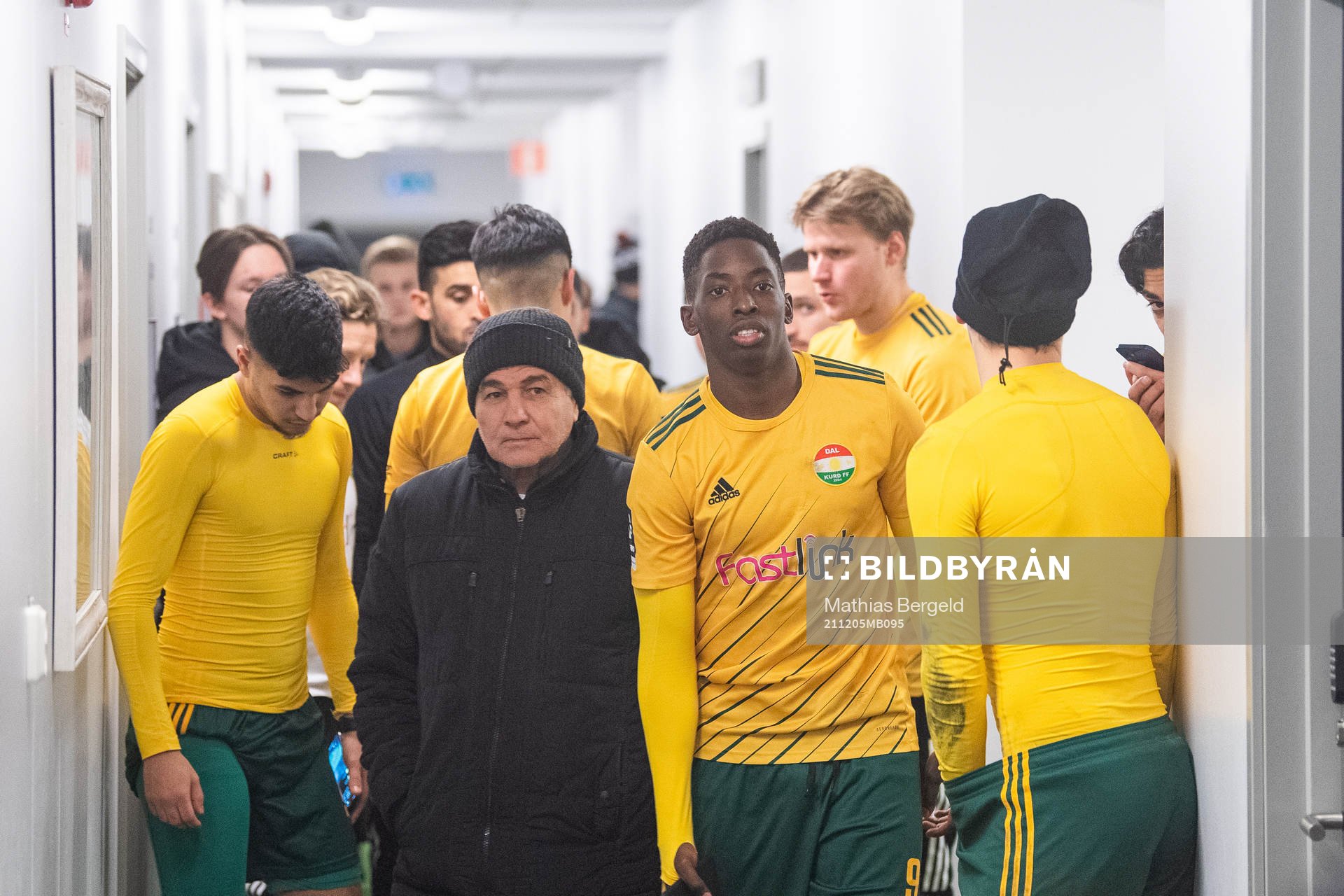 Dalkurds Samouil Izountouemoi väntar i korridoren
