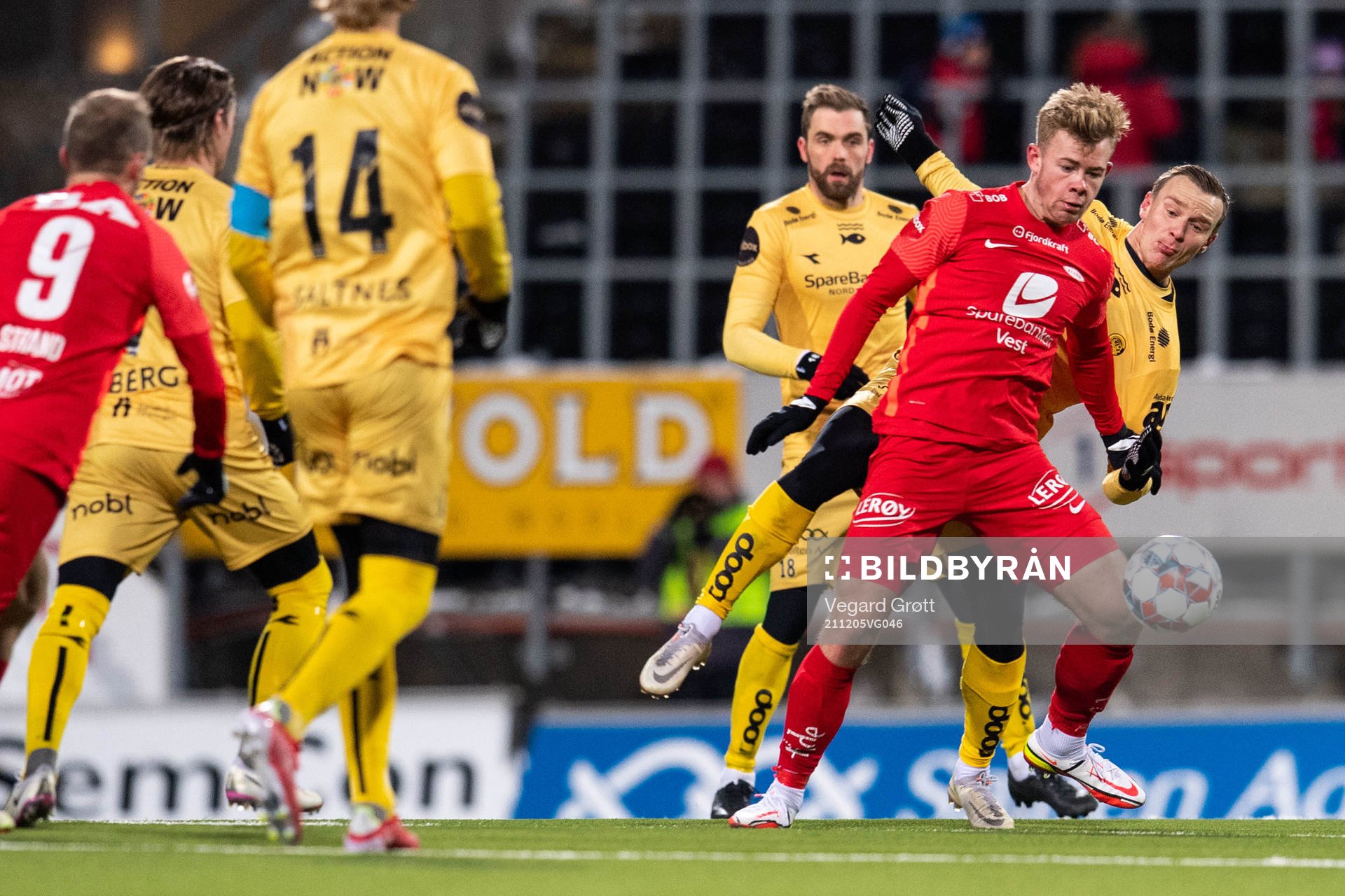 Aune Heggebø of Brann and Marius Lode of Bodø/Glimt