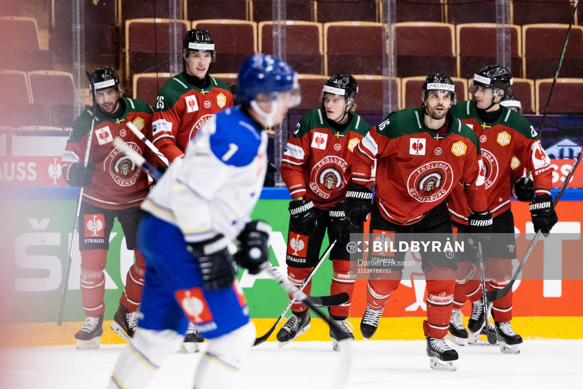 Stefan Elliot  of Frölunda celebrates scoring 2-3