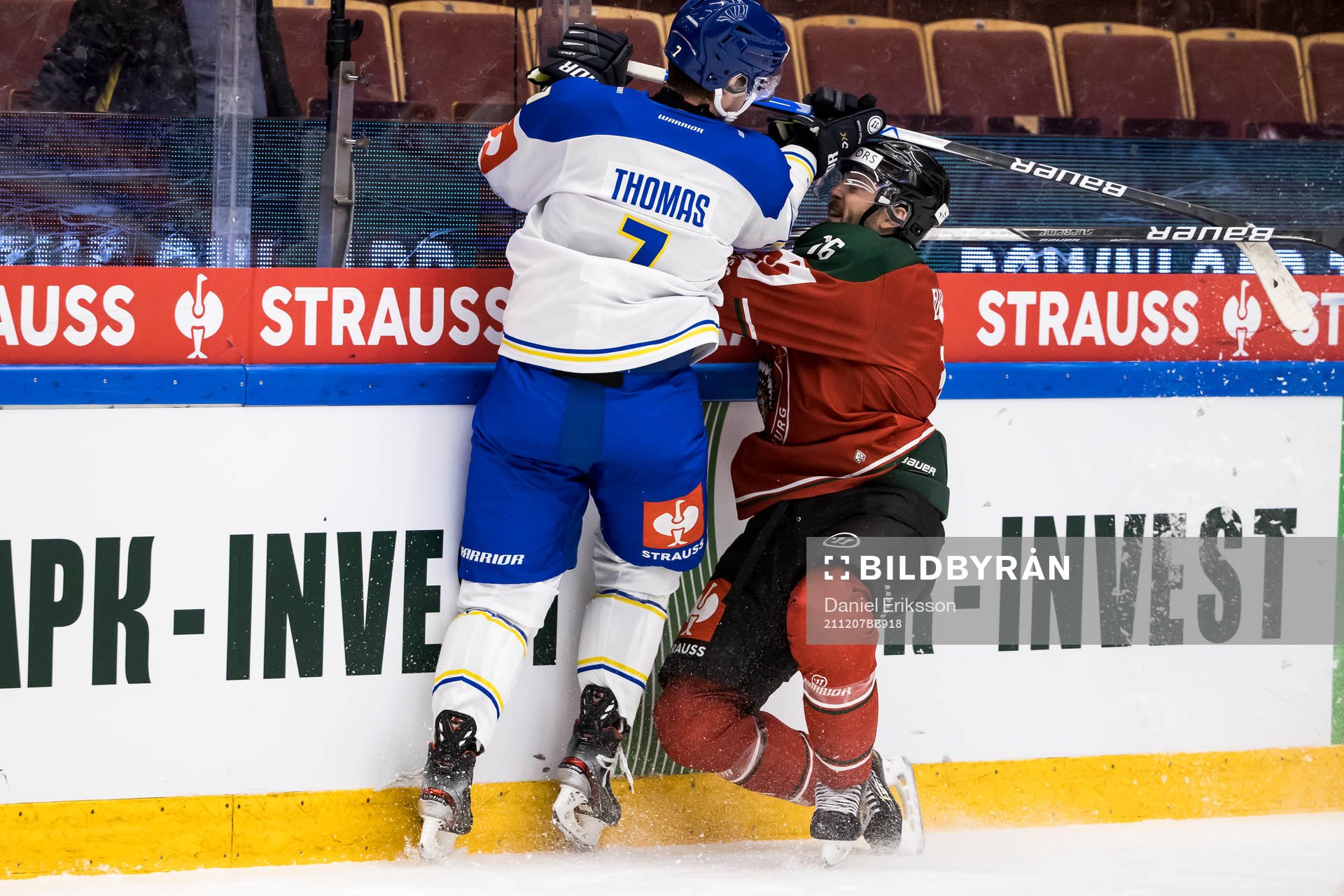 Ben Thomas  of Leksand and Stefan Elliot of Frölunda