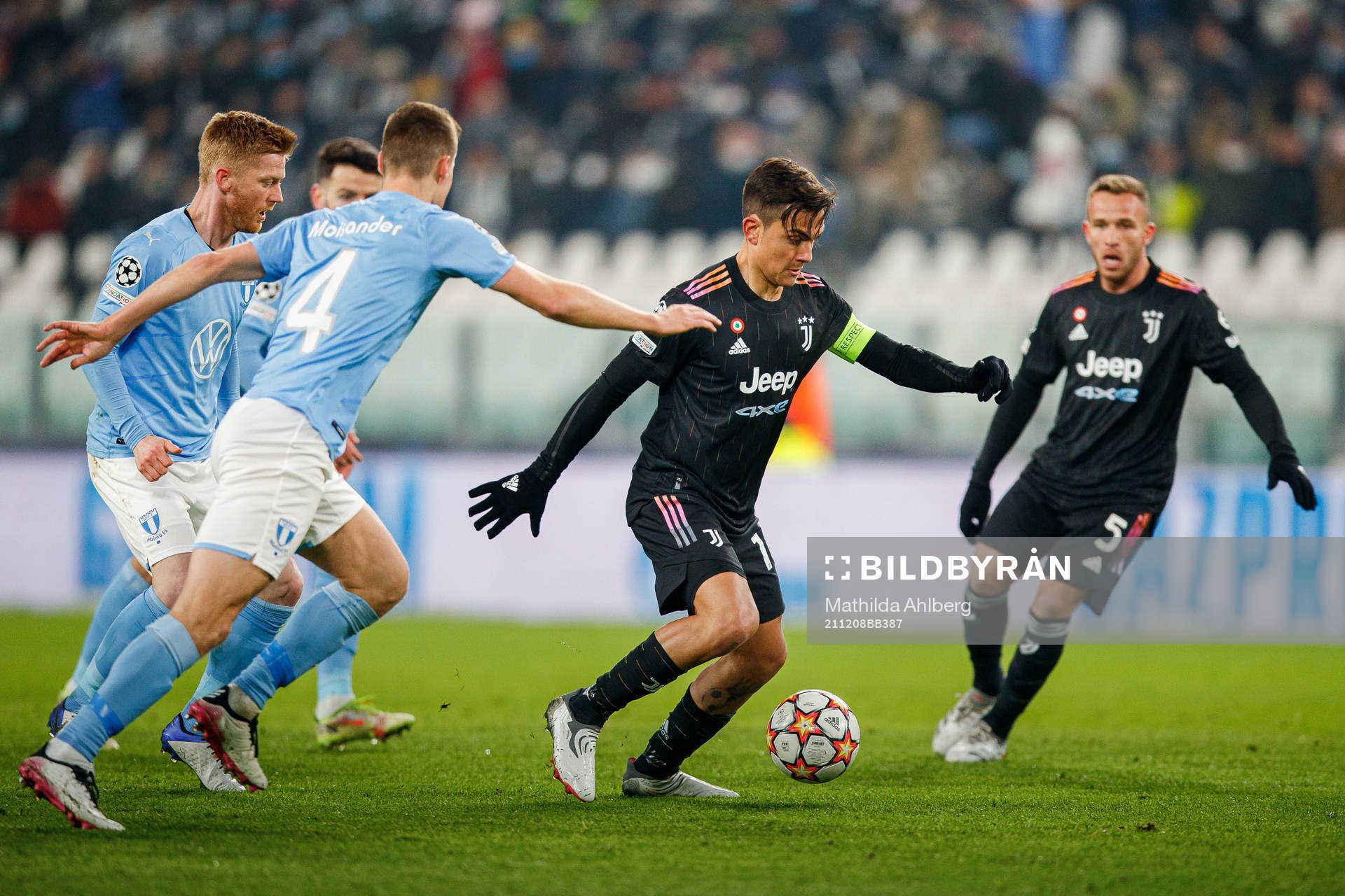 Anders Christiansen and Niklas Moisander of Malmö FF