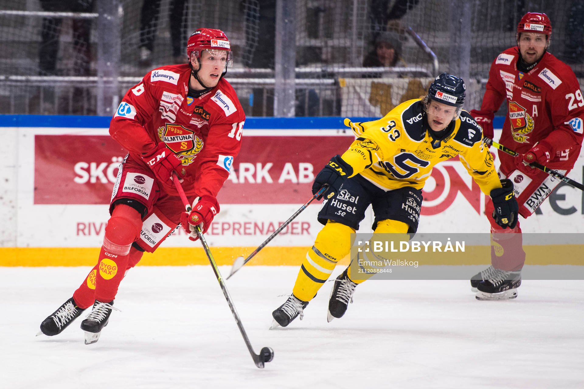 Almtunas Jacob Svensson och Södertäljes Felix Olsson
