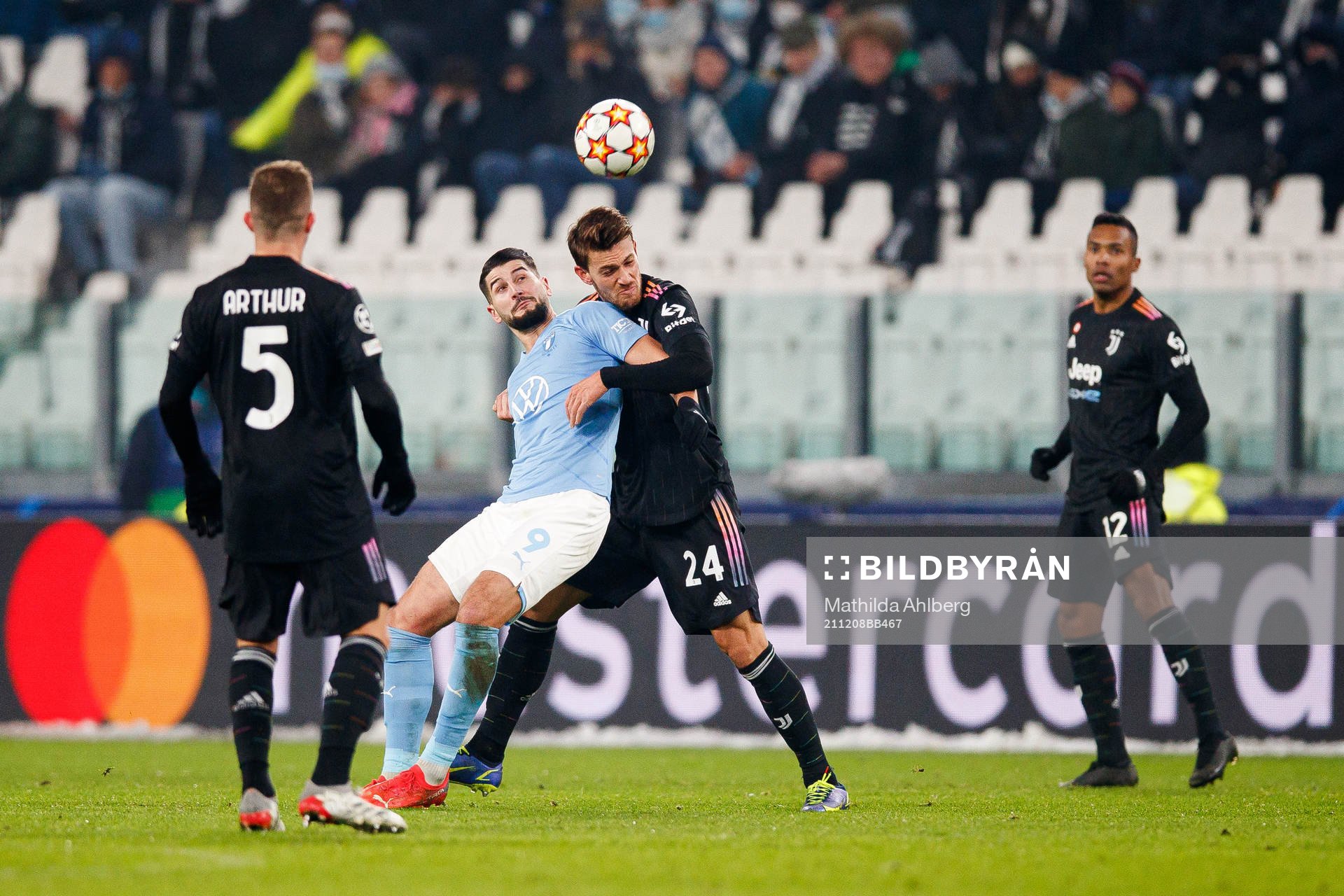 Antonio Colak of Malmö FF and Daniele Rugani of Juventus