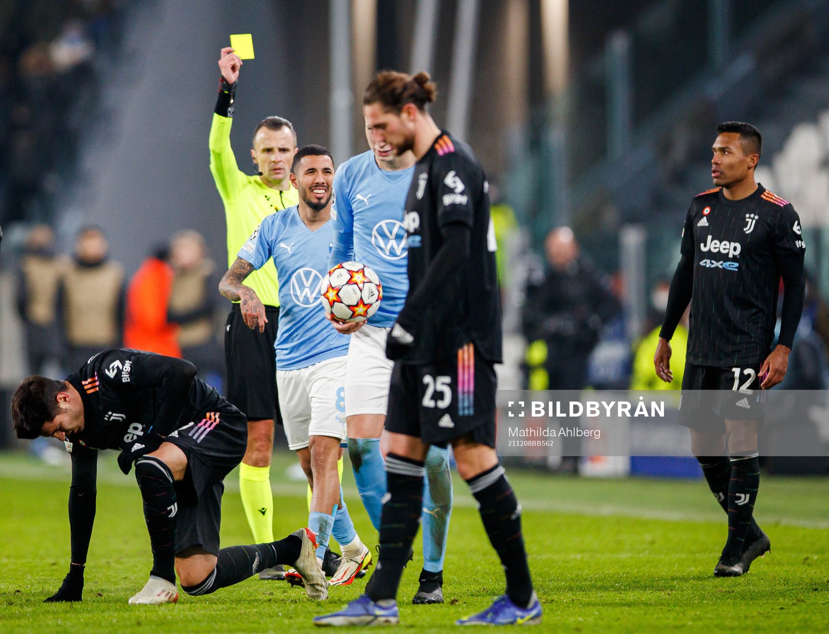 Sergio Pena of Malmö FF receives a yellow card