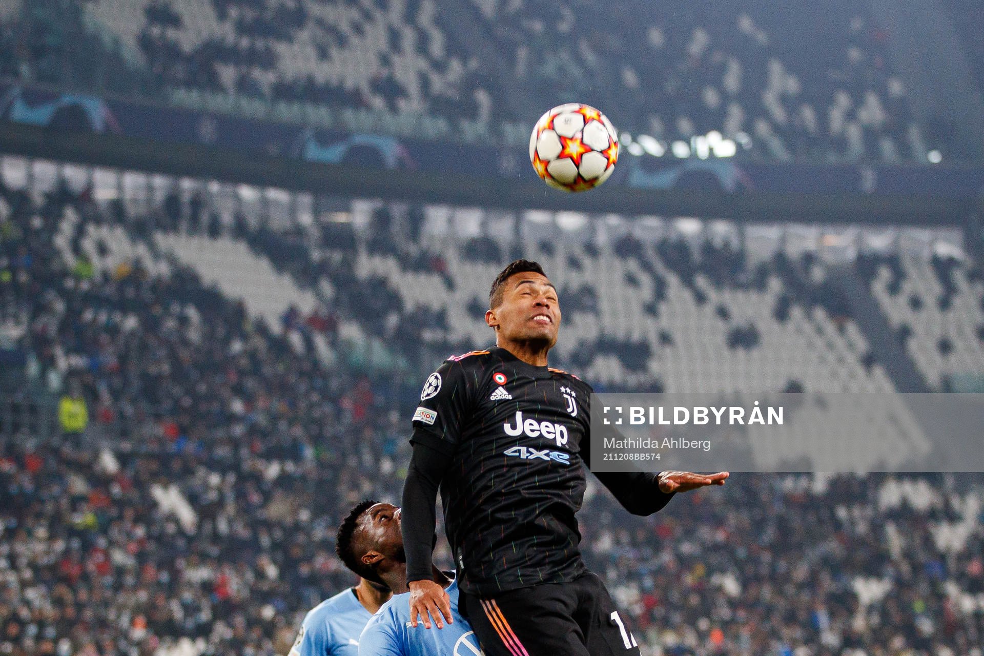 Malik Abubakari of Malmö FF and Alex Sandro of Juventus