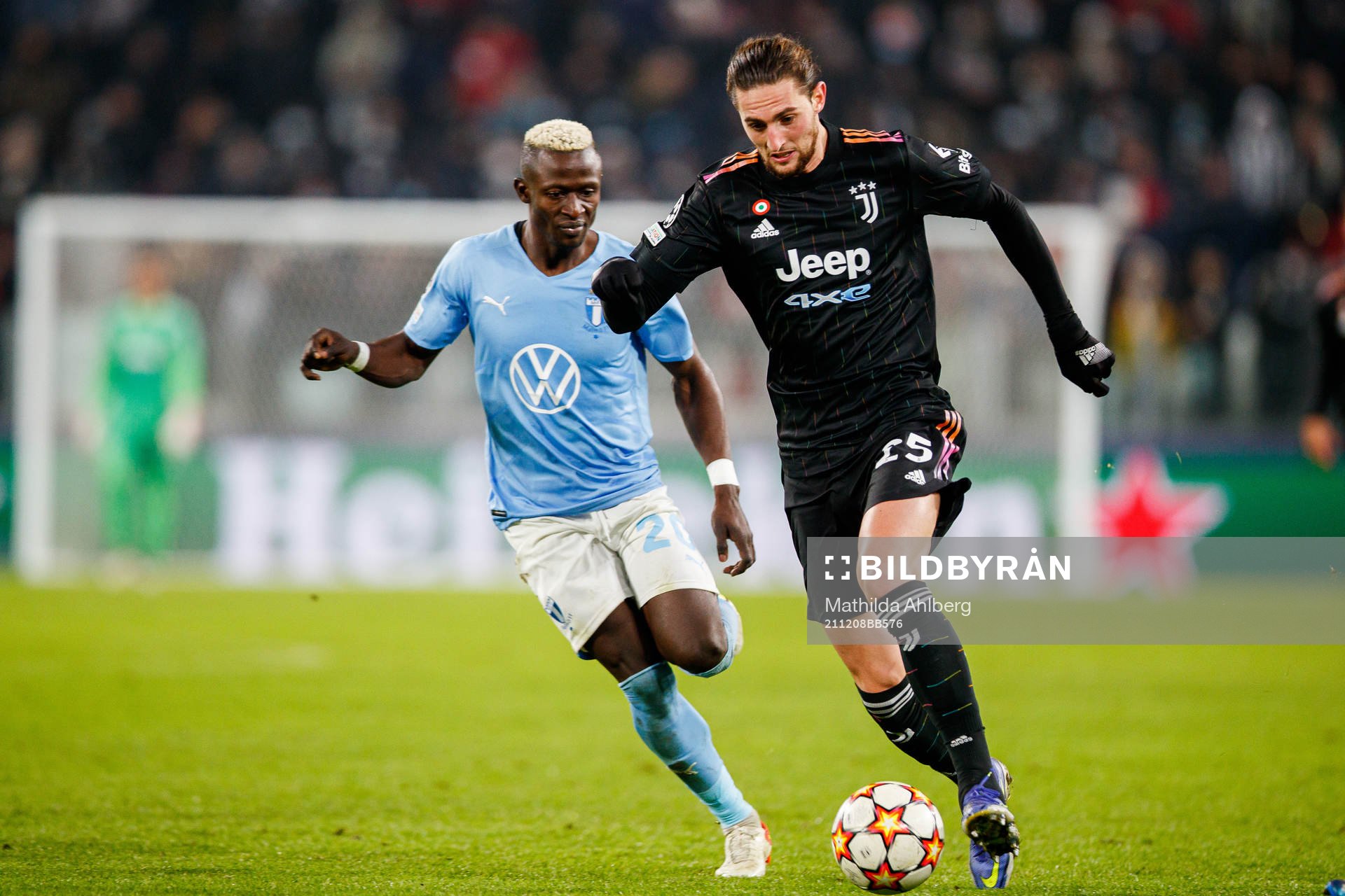 Bonke Innocent of Malmö FF and Adrien Rabiot of Juventus
