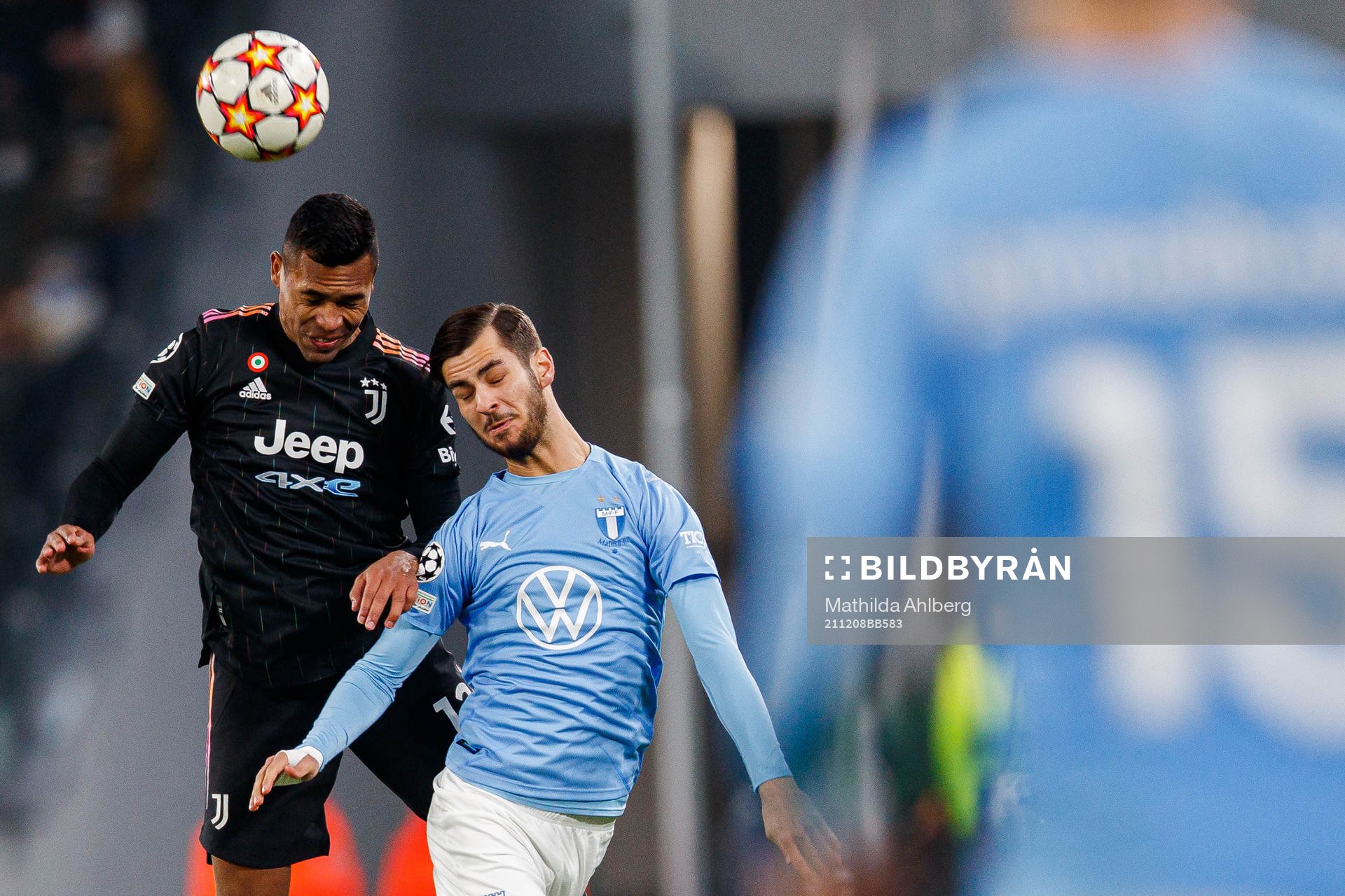 Alex Sandro of Juventus and Adi Nalic of Malmö FF