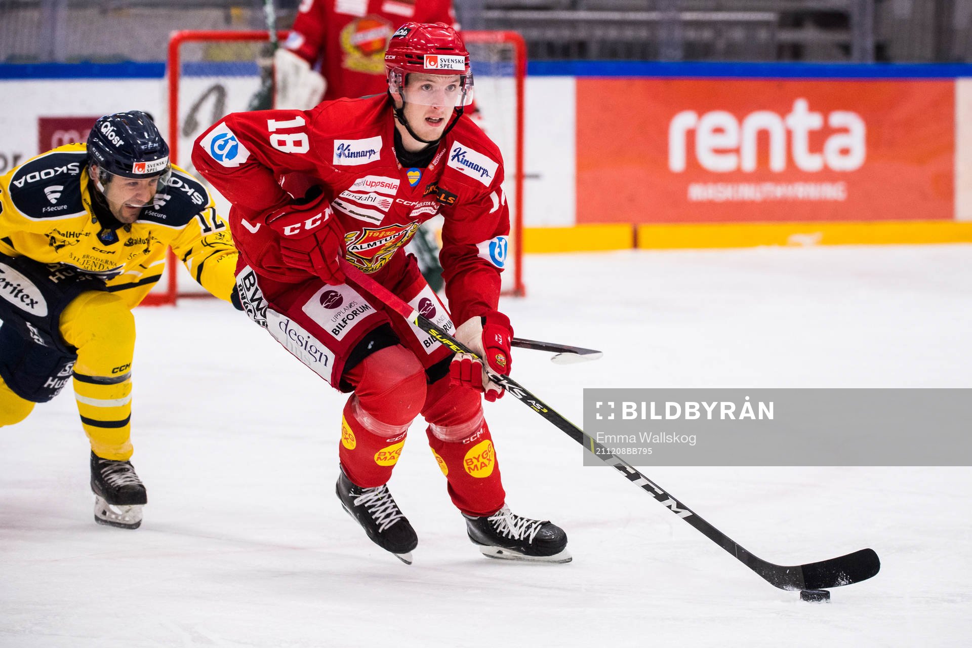 Södertäljes Matt Marcinew och Almtunas Jacob Svensson