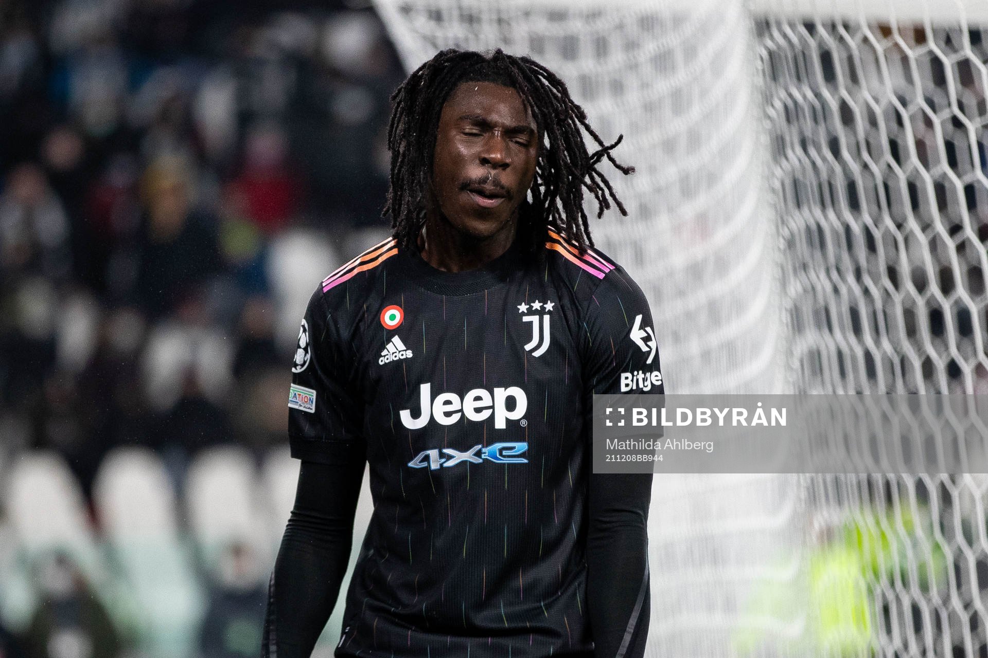 Moise Kean of Juventus looks dejected