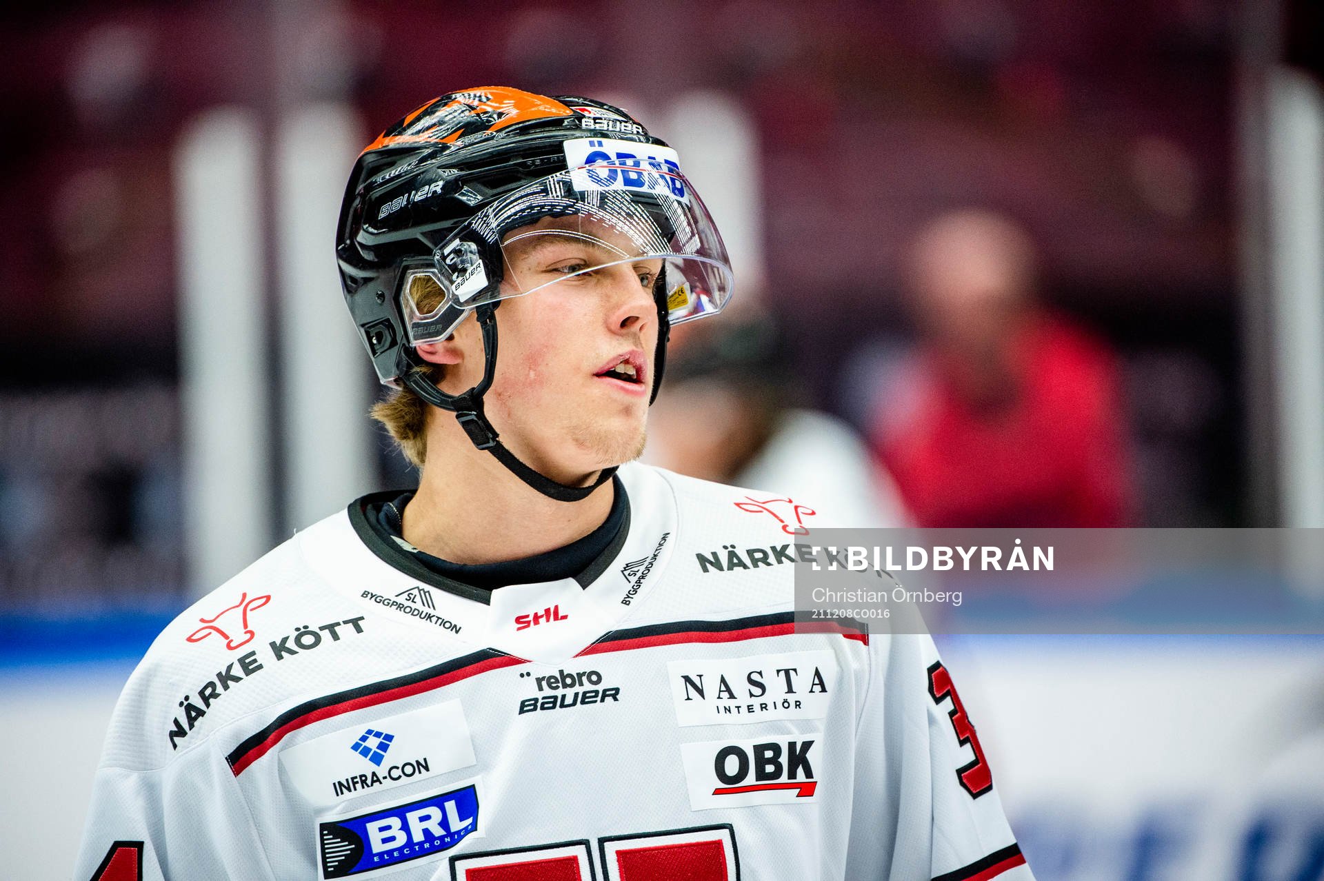 Örebros Gustav Stjernberg värmer upp innan