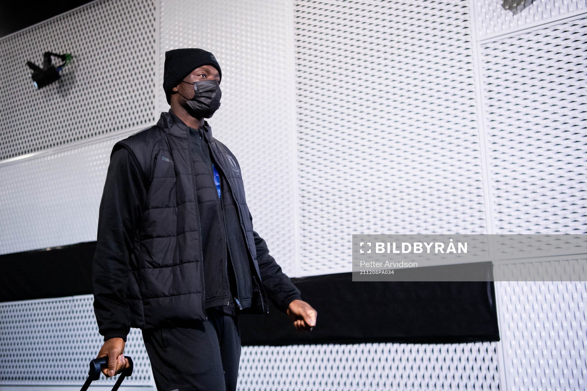 Goalkeeper Ismael Diawara of Malmö FF arrive at the arena
