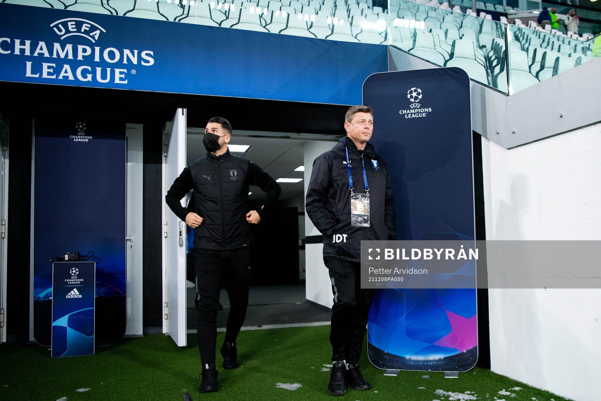 Antonio Colak and Jon Dahl Tomasson, head coach of Malmö FF