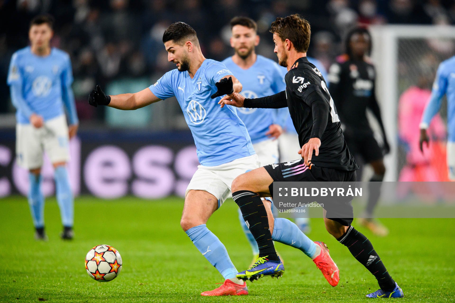 Antonio Colak of Malmö FF and Daniele Rugani of Juventus
