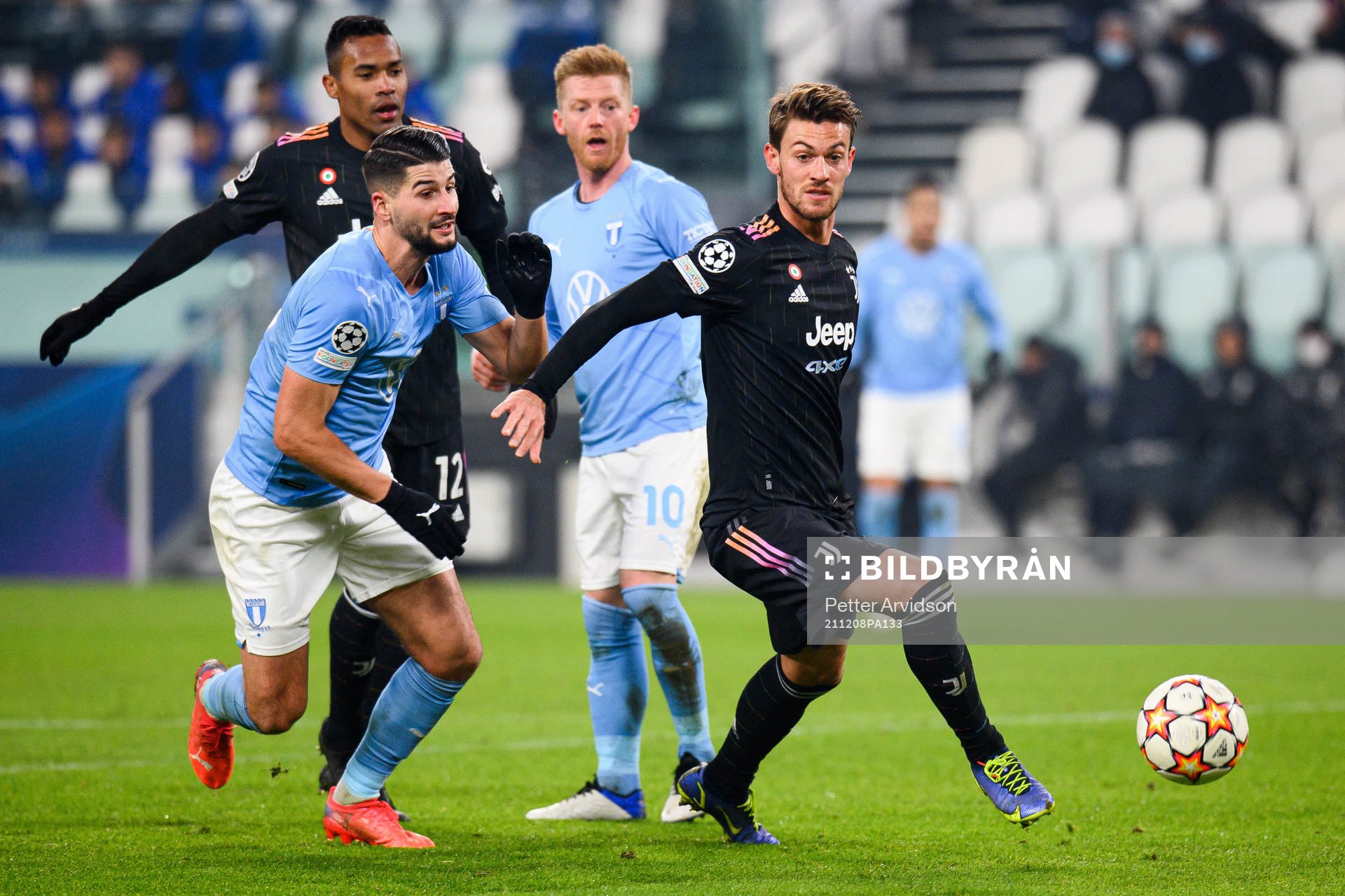 Antonio Colak of Malmö FF and Daniele Rugani of Juventus