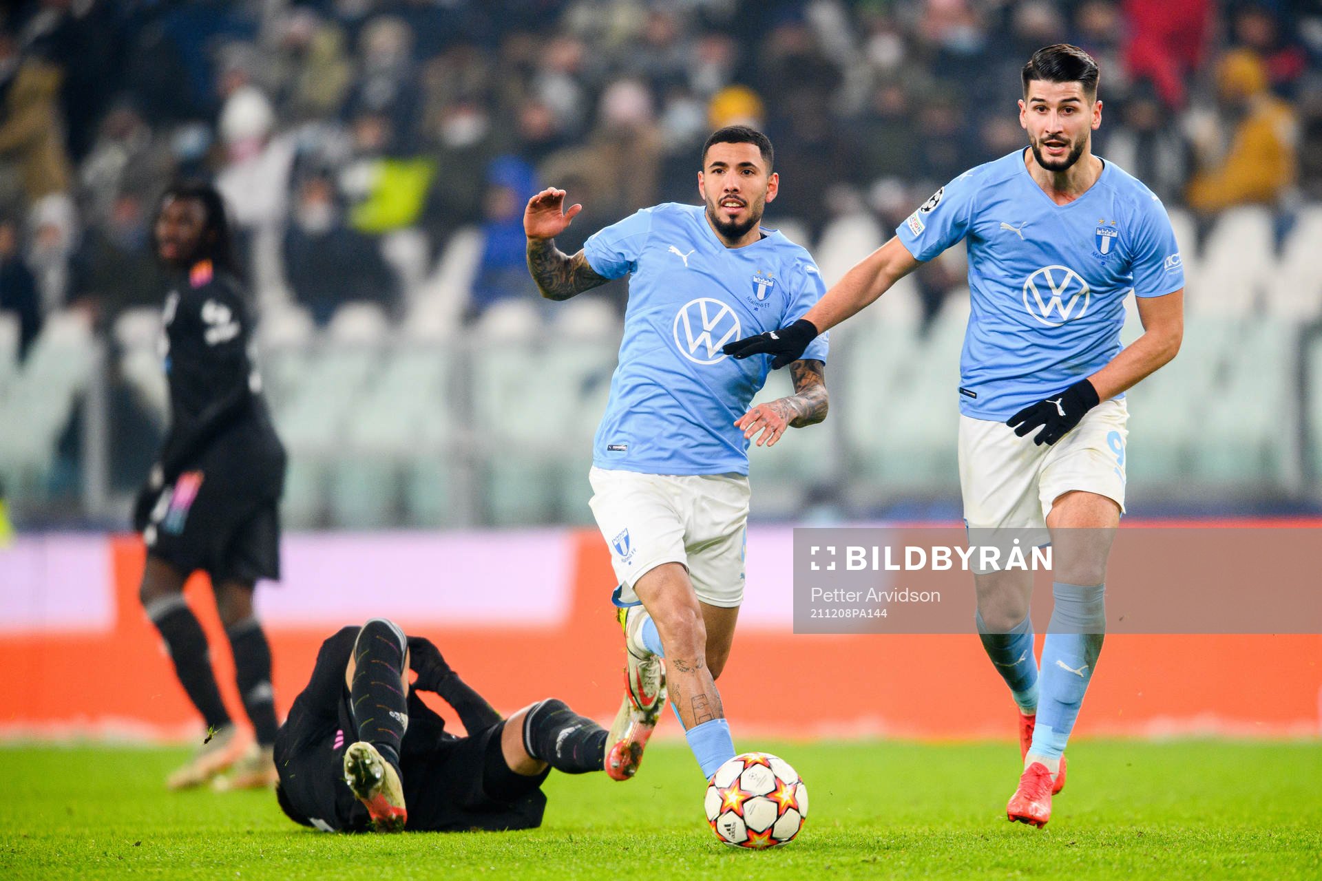 Sergio Pena and Antonio Colak of Malmö FF