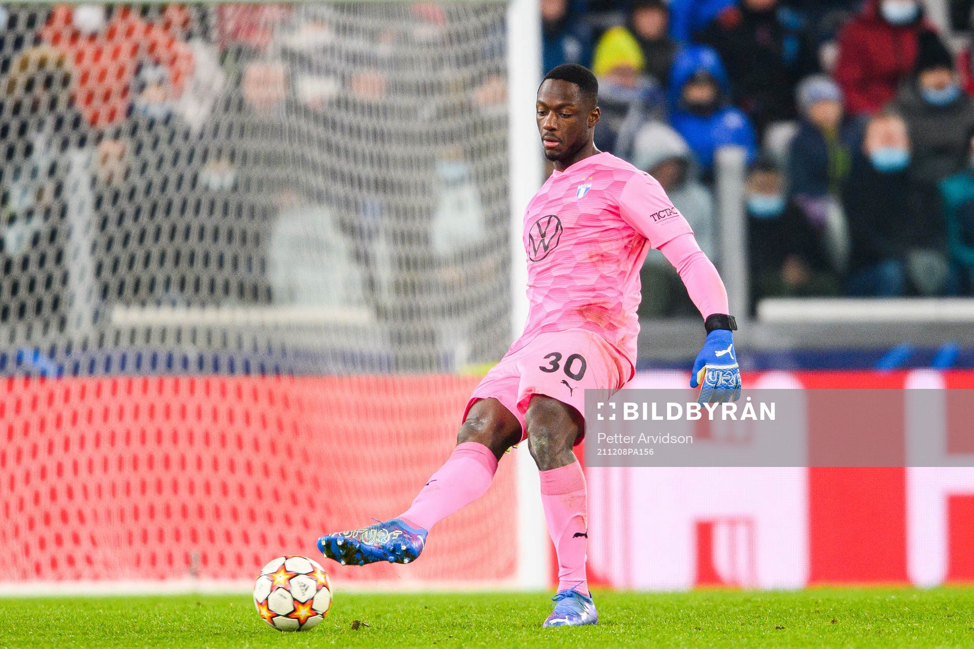 Goalkeeper Ismael Diawara of Malmö FF