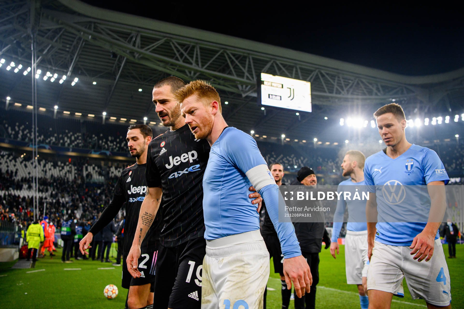 Leonardo Bunucci of Juventus and Anders Christiansen of Malmö FF during the UEFA Champions League football match between Juventus and Malmö FF on December 8, 2021 in Turin.