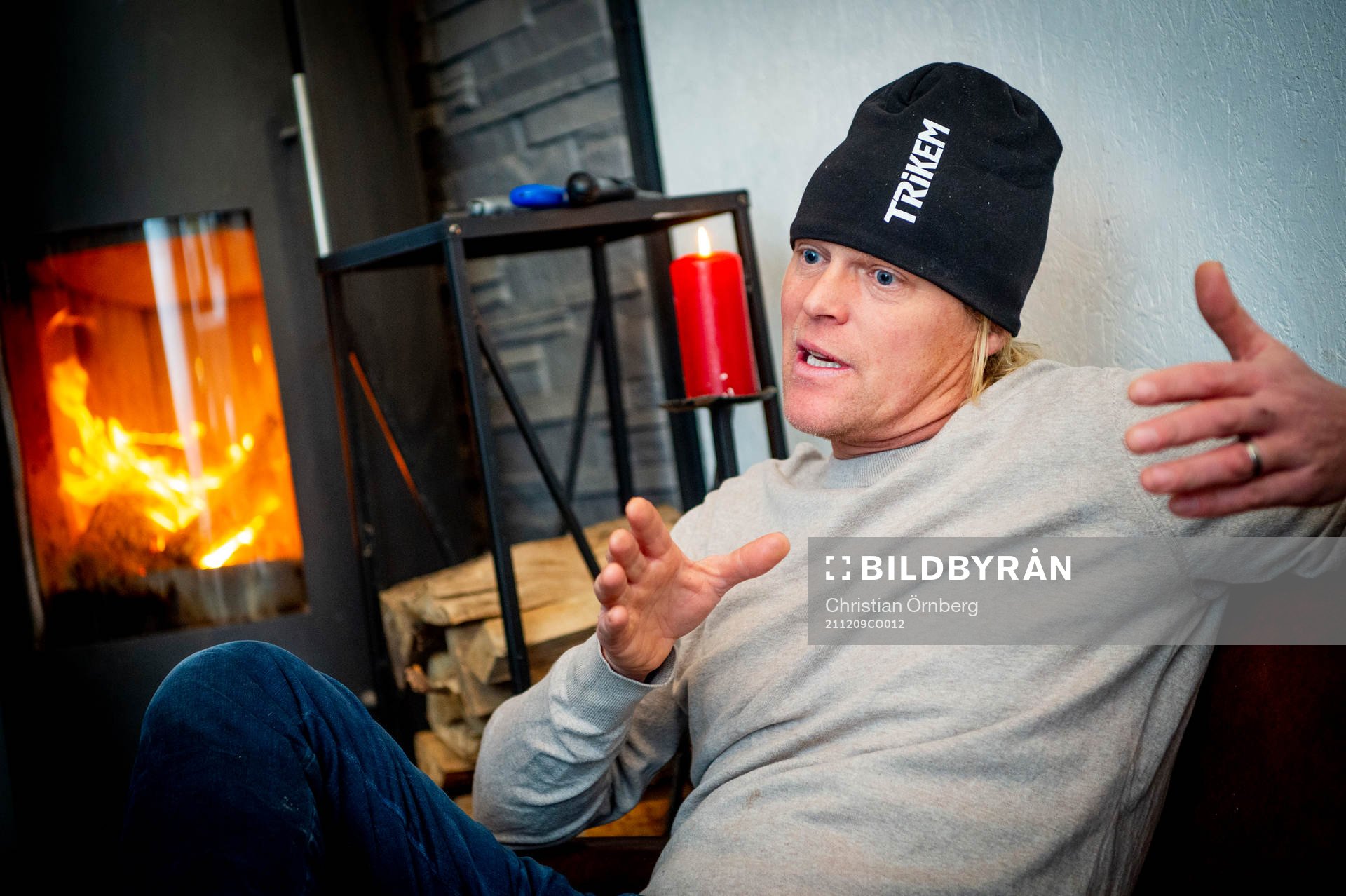 211209 Ryttaren Fredrik Jönsson i stallet