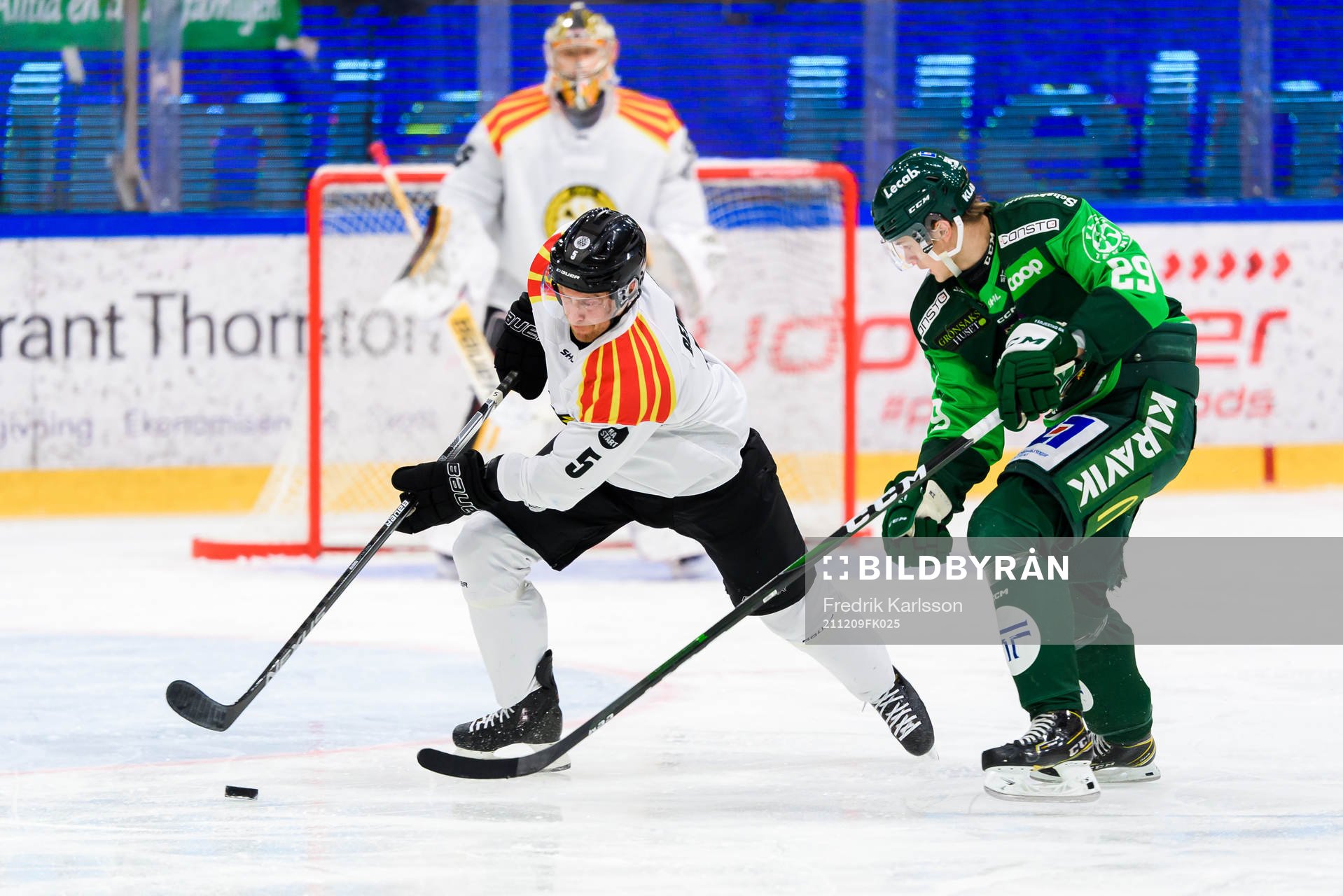 Brynäs Chay Genoway och Färjestads Lucas Forsell