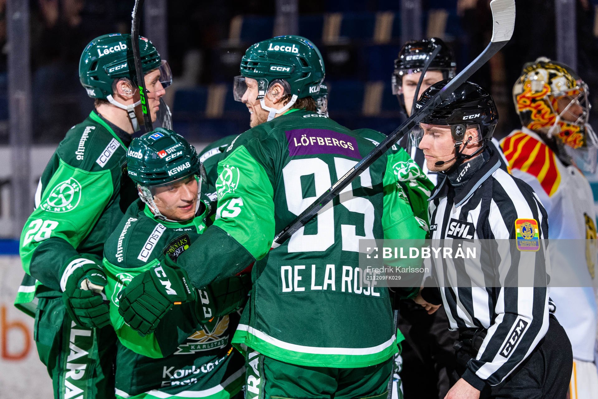 Färjestads Marcus Nilsson jublar med lagkamrater