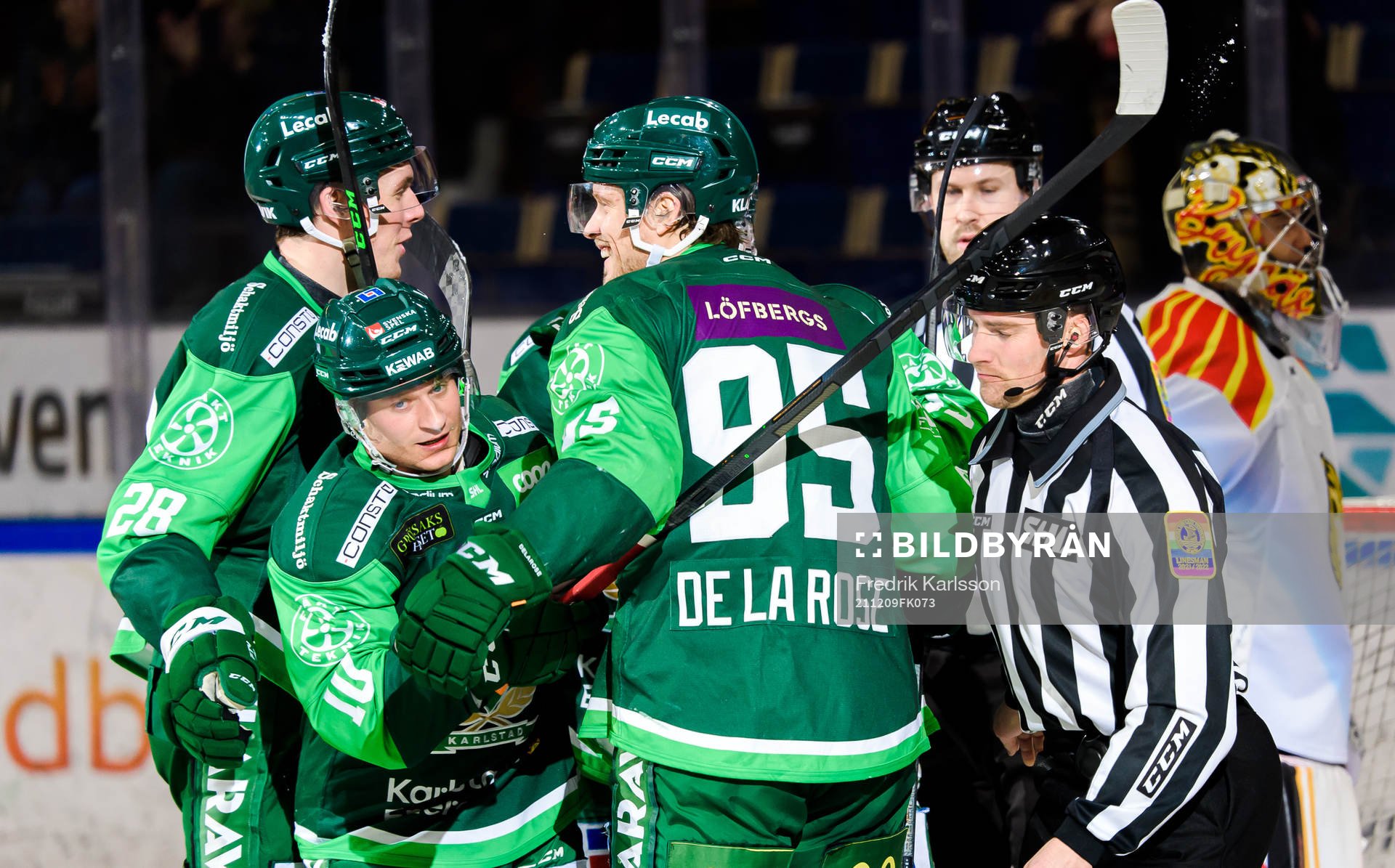Färjestads Marcus Nilsson jublar med lagkamrater