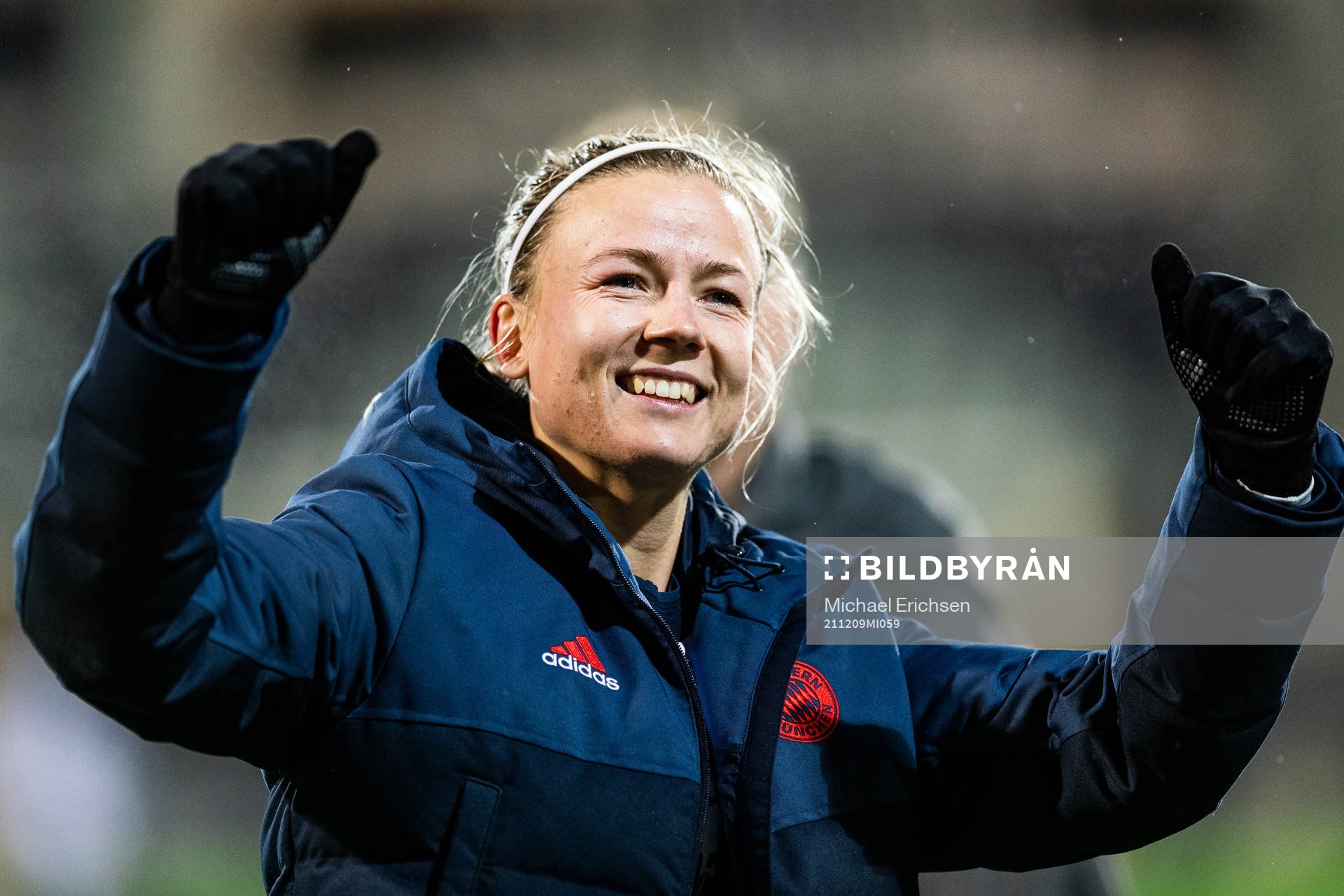 Hanna Glas of Bayern Munich celebrates