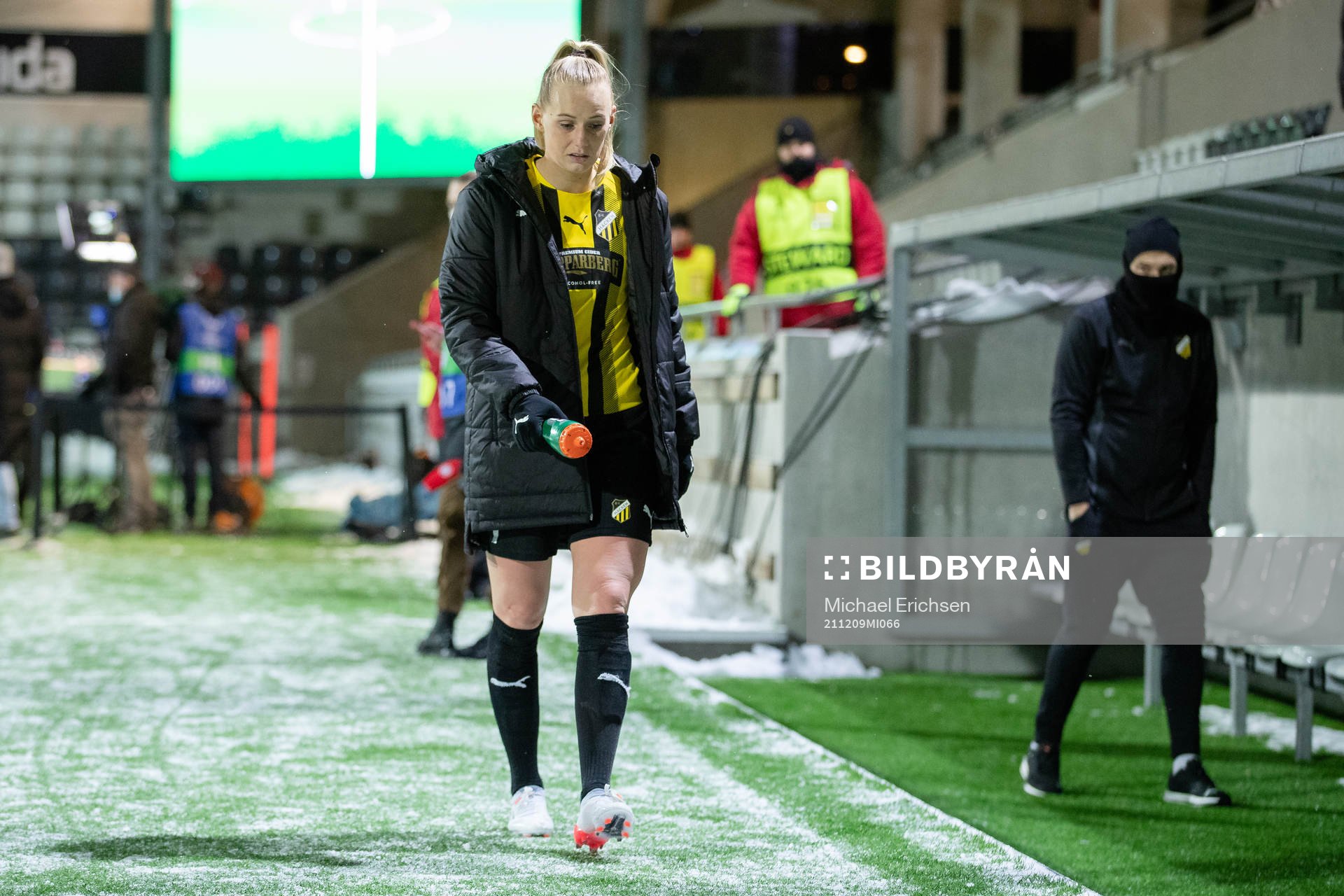 Stina Blackstenius of Häcken looks dejected