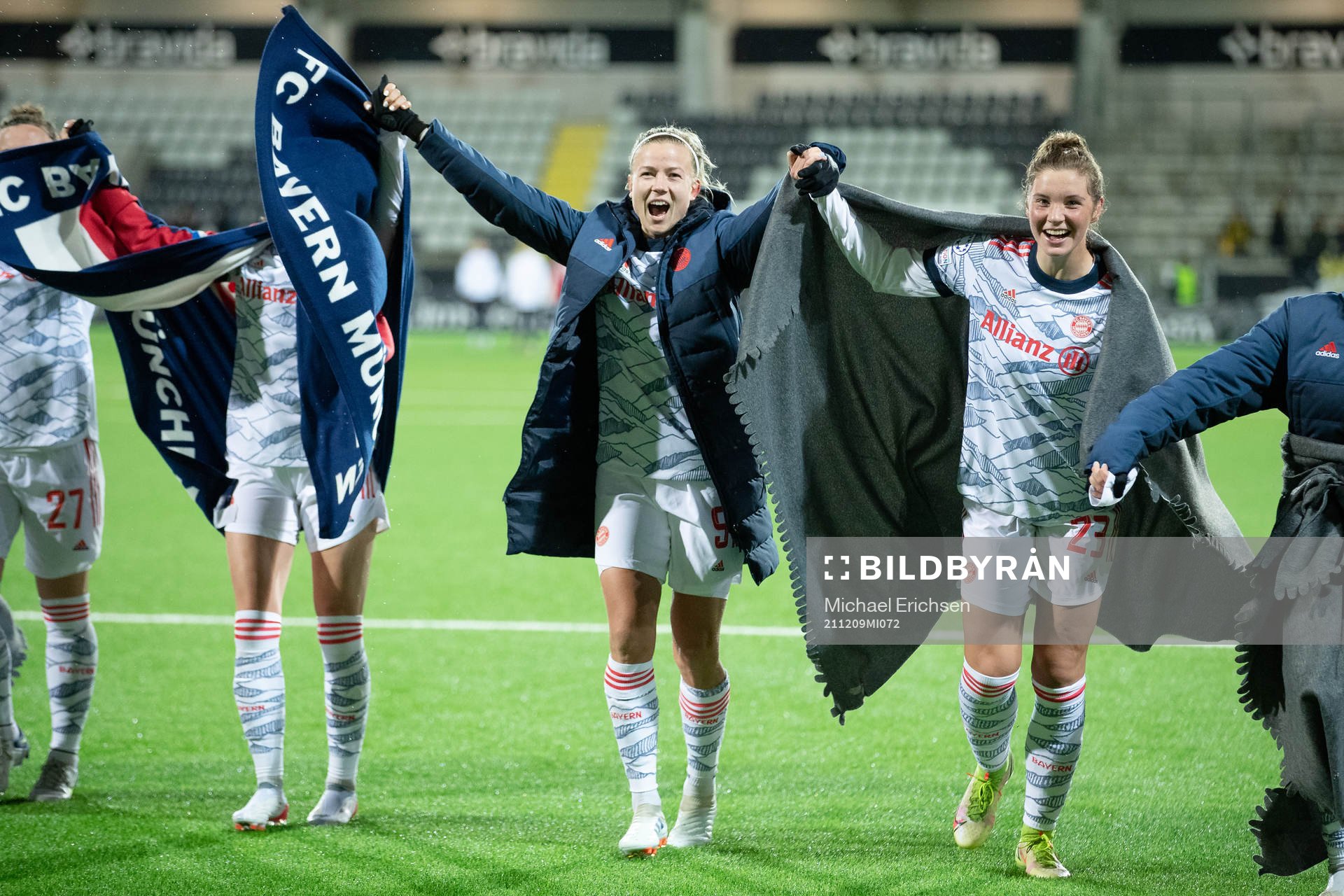 Hanna Glas and Karolina Lea Vilhjalmsdottir  of Bayern