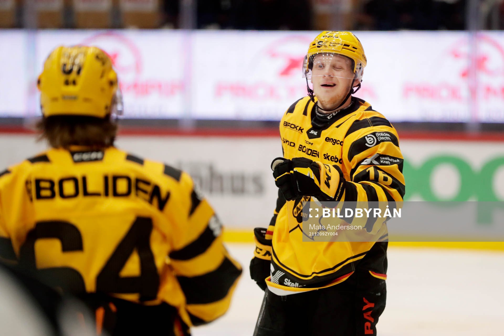 Skellefteås Linus Lindström jublar