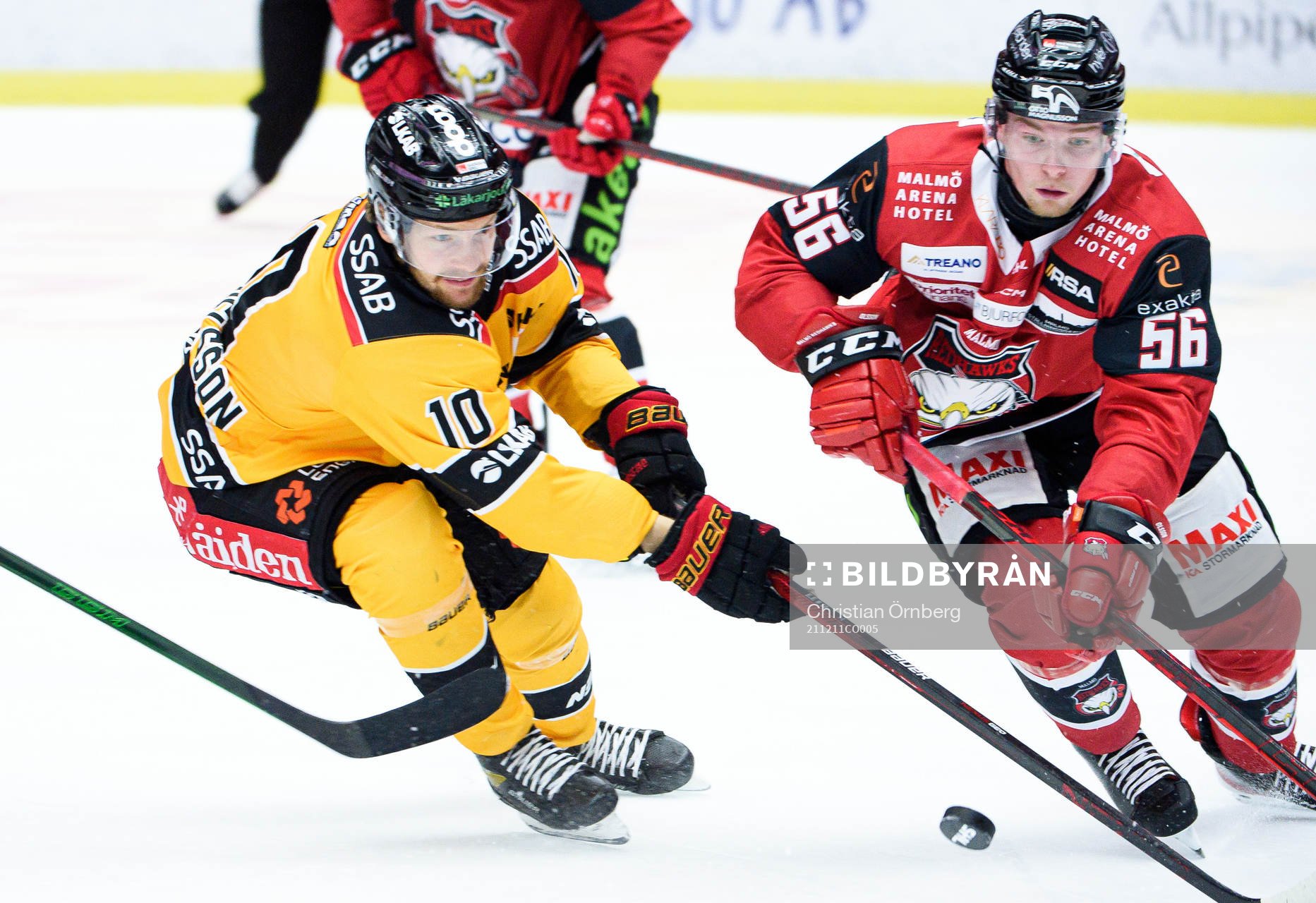 Luleås Einar Emanuelsson och Malmö Redhawks Anton Olsson
