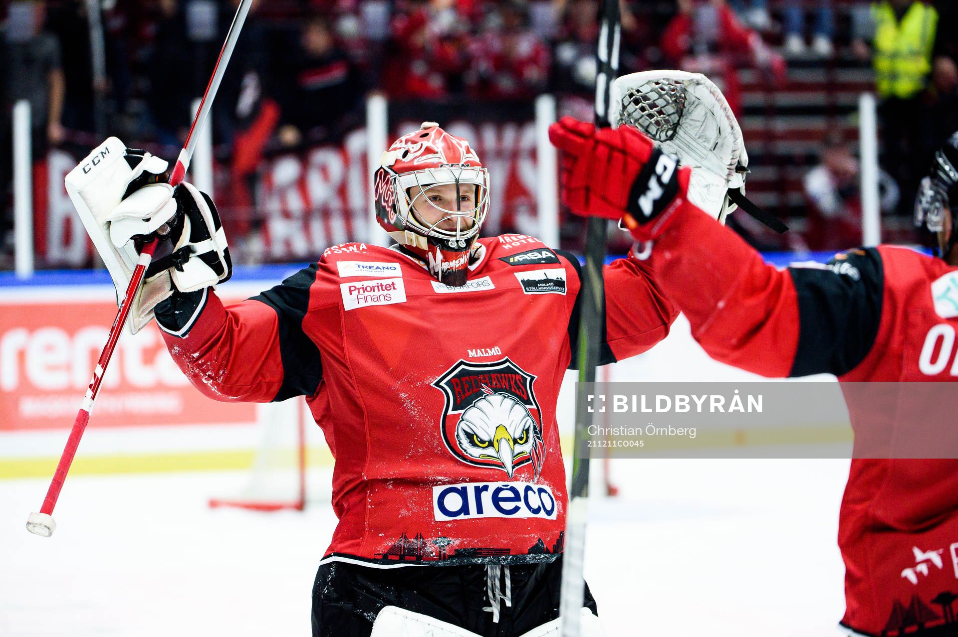 Malmö Redhawks målvakt Daniel Marmenlind jublar