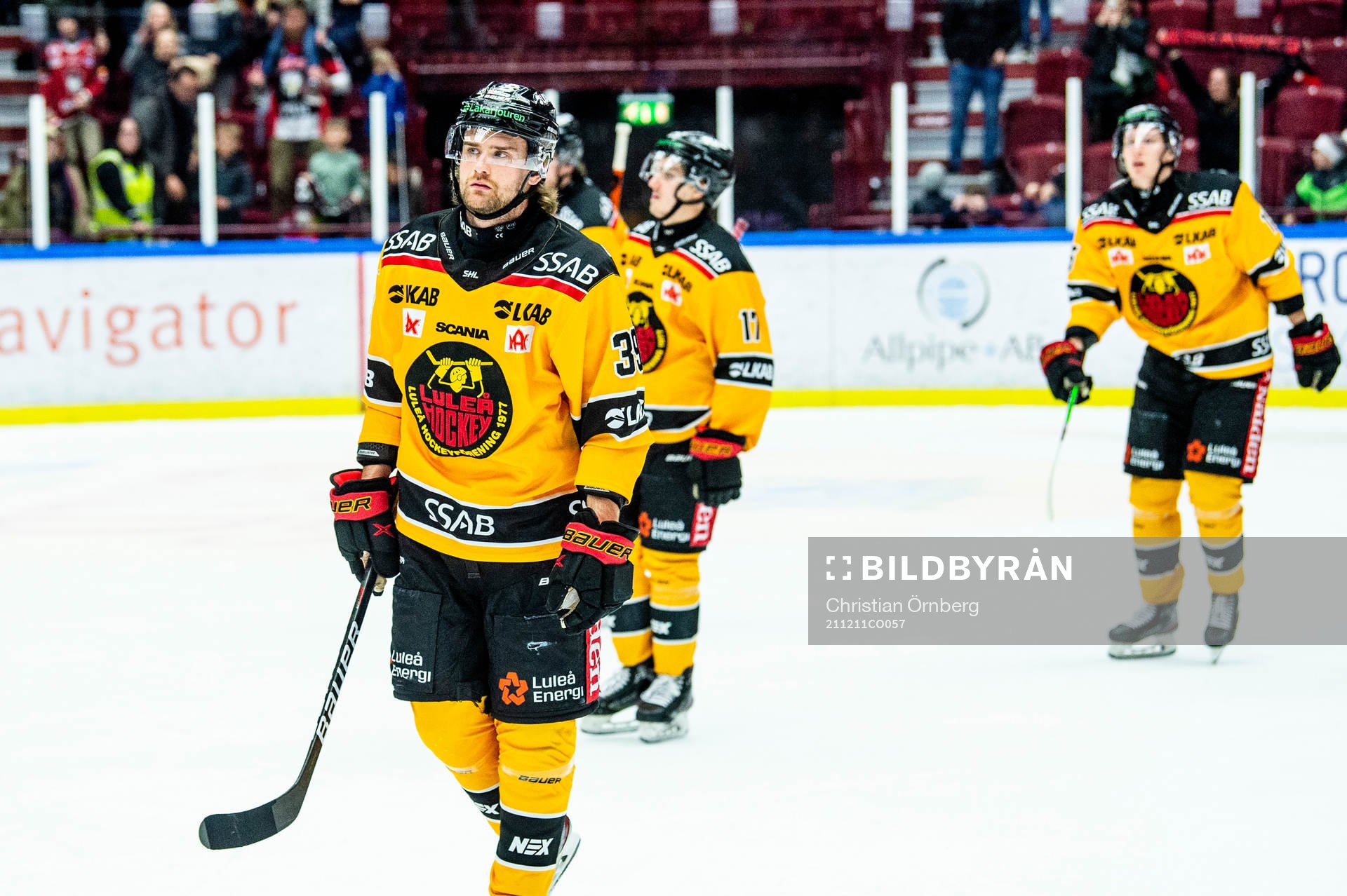 Luleås Pontus Själin deppar med lagkamraterna