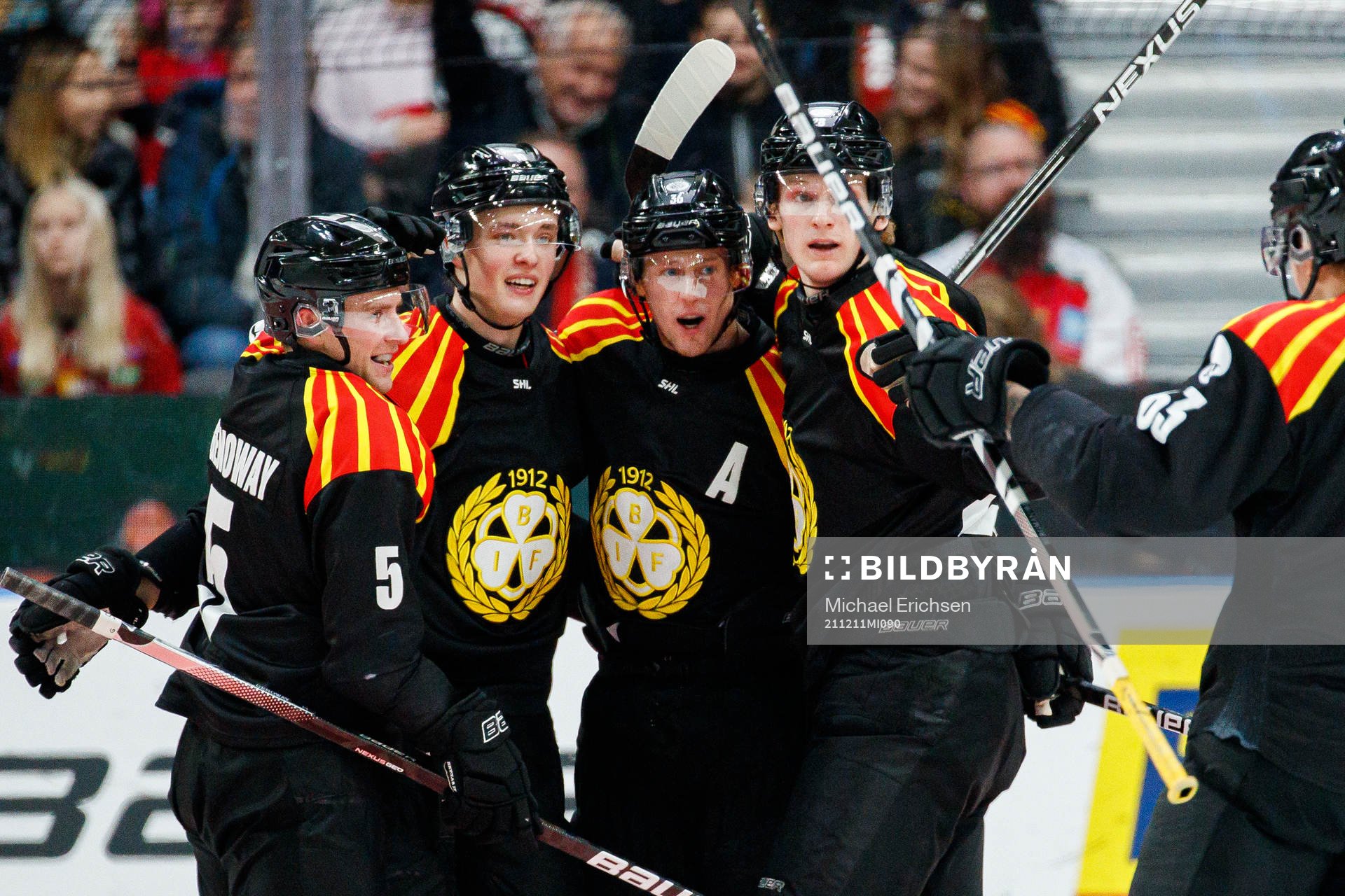 Brynäs Linus Ölund jublar