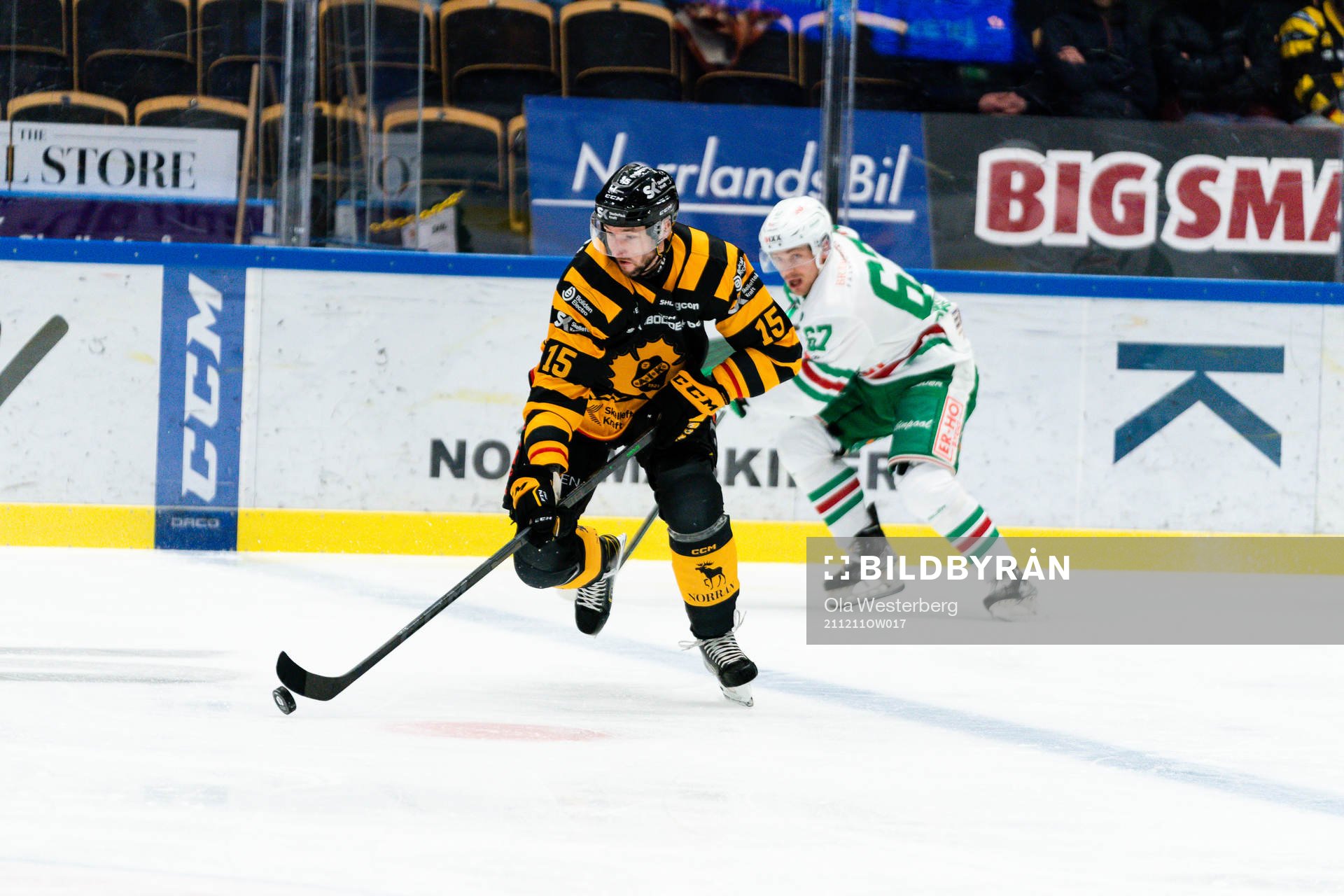 Skellefteås Melker Karlsson och Rögles Leon Bristedt