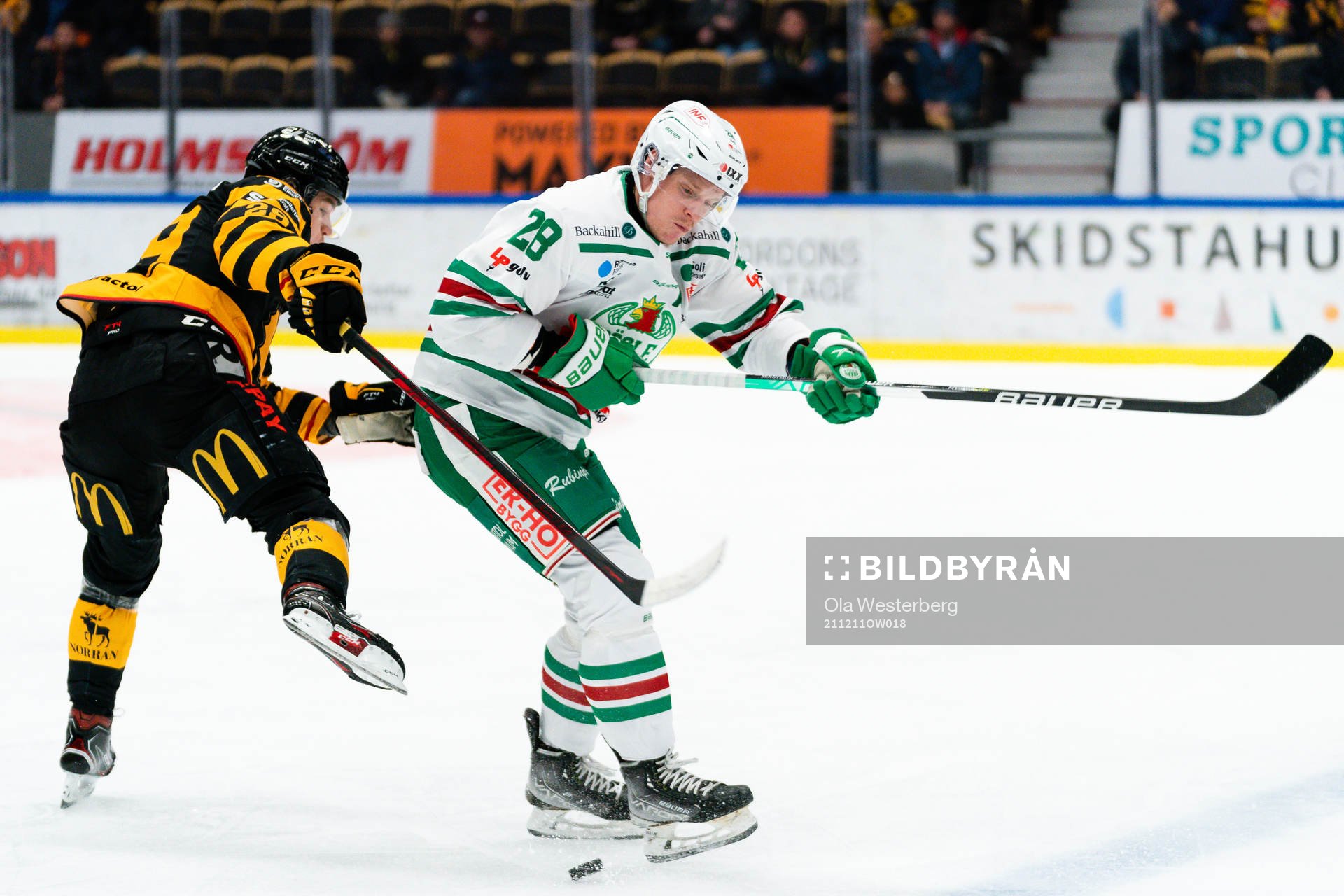 Skellefteås Albin Sundsvik och Rögles Anton Bengtsson