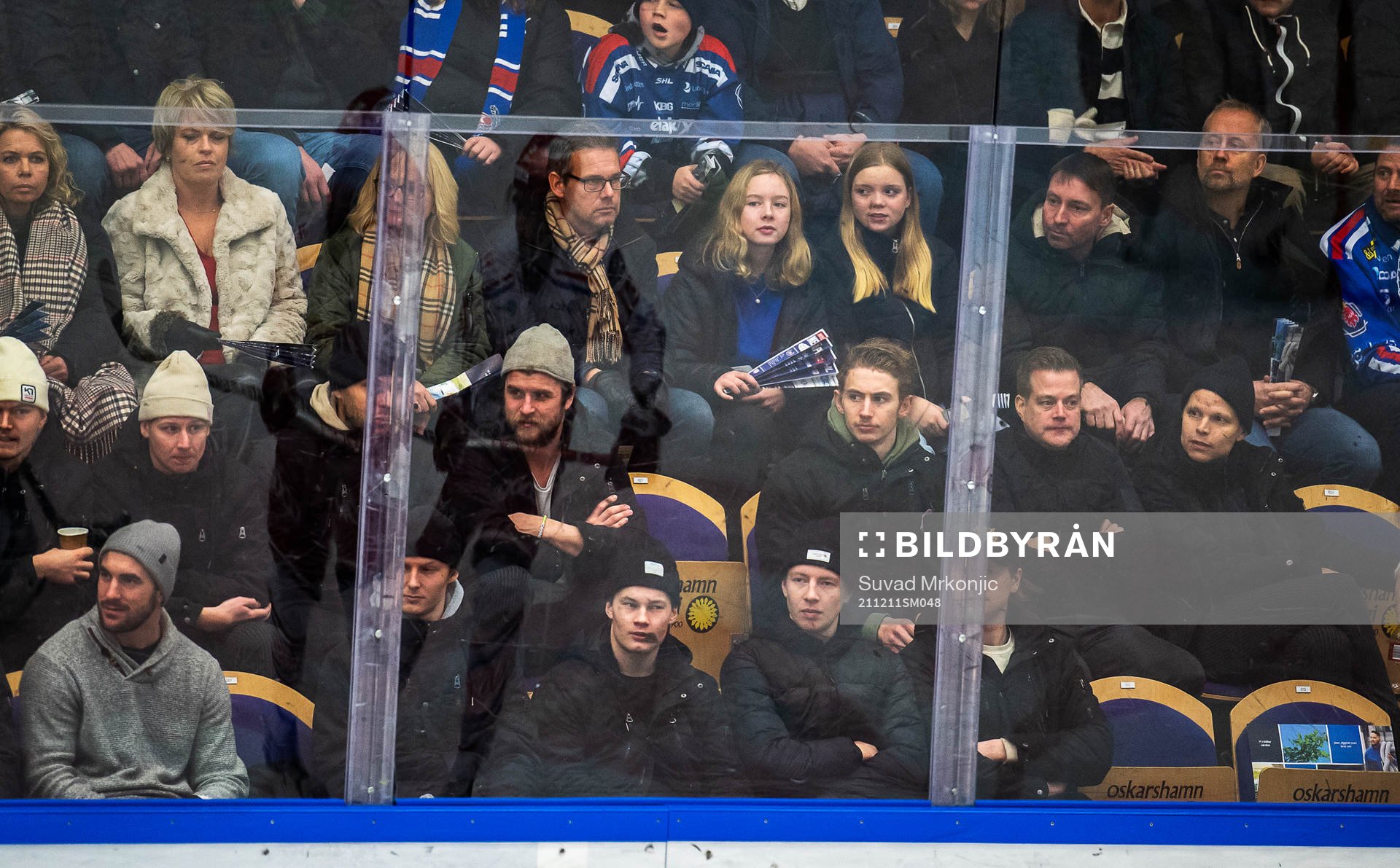 Björklövens sportchef Per Kenntä på läktaren med