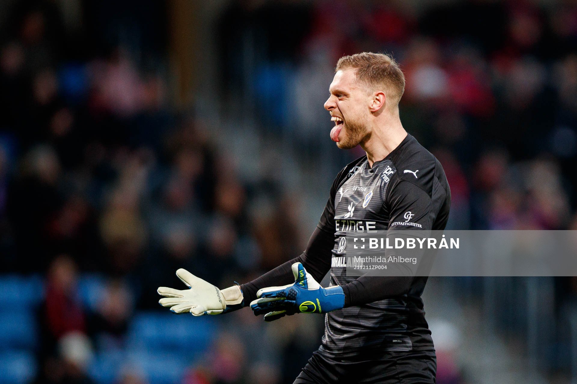 Halmstads målvakt Malkolm Nilsson Säfqvist jublar