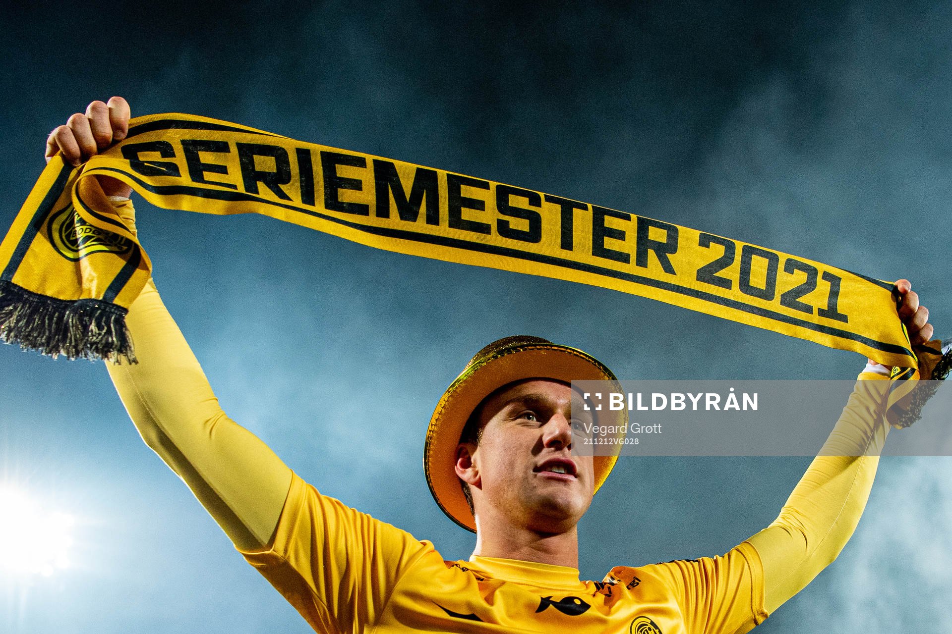 Erik Botheim of Bodø/Glimt celebrates winning the league after the Eliteserien football match between Mjøndalen and Bodø/Glimt on December 12, 2021 in Mjøndalen. 