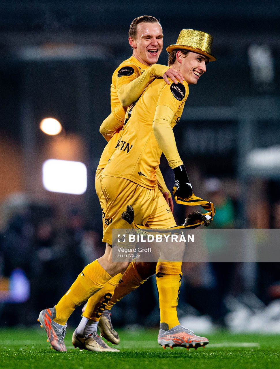 Marius Lode and Marius Høibråten of Bodø/Glimt celebrate winning the league after the Eliteserien football match between Mjøndalen and Bodø/Glimt on December 12, 2021 in Mjøndalen.