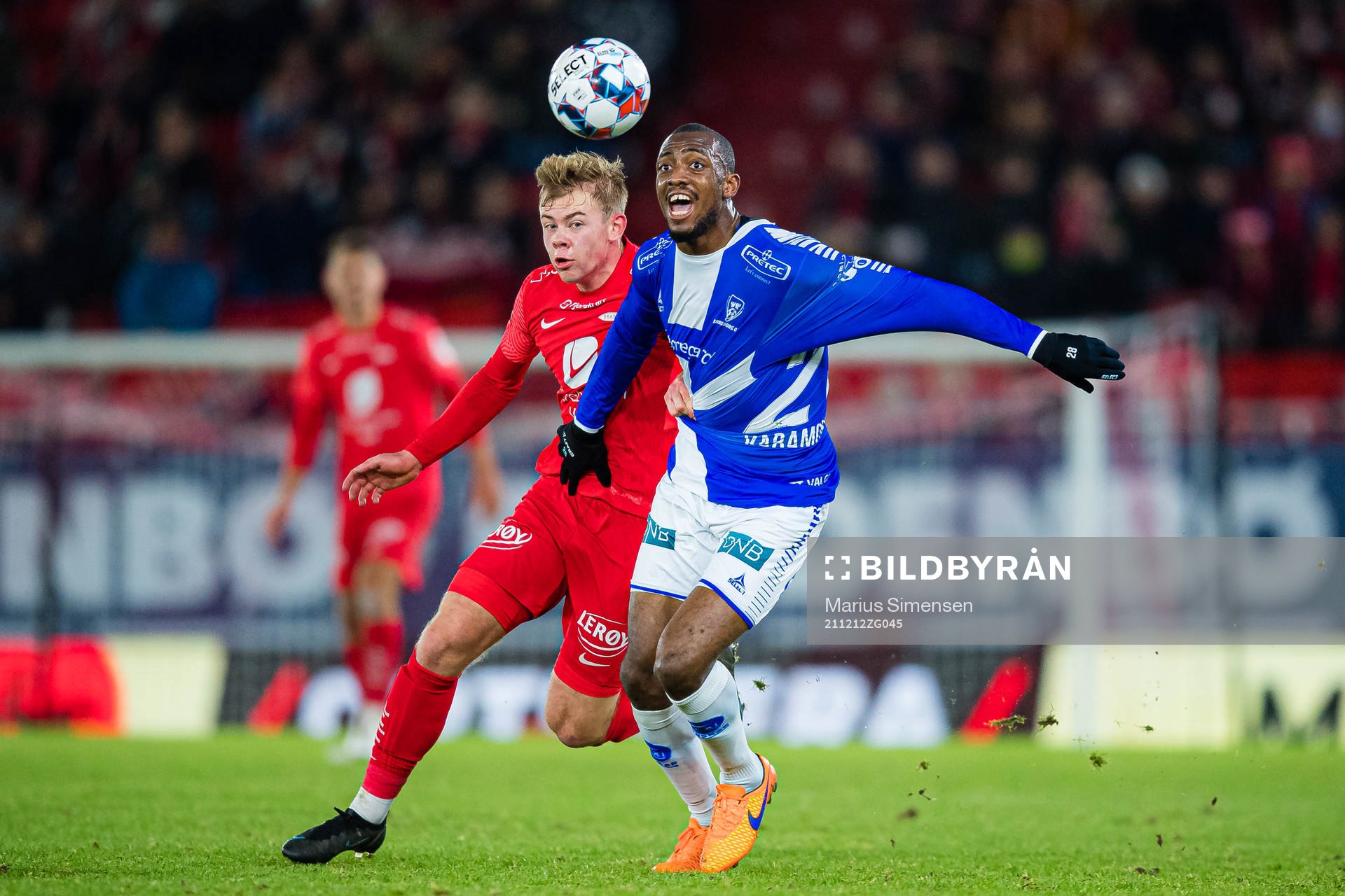 Aune Selland Heggebø of Brann and Ben Kantie Karamoko of