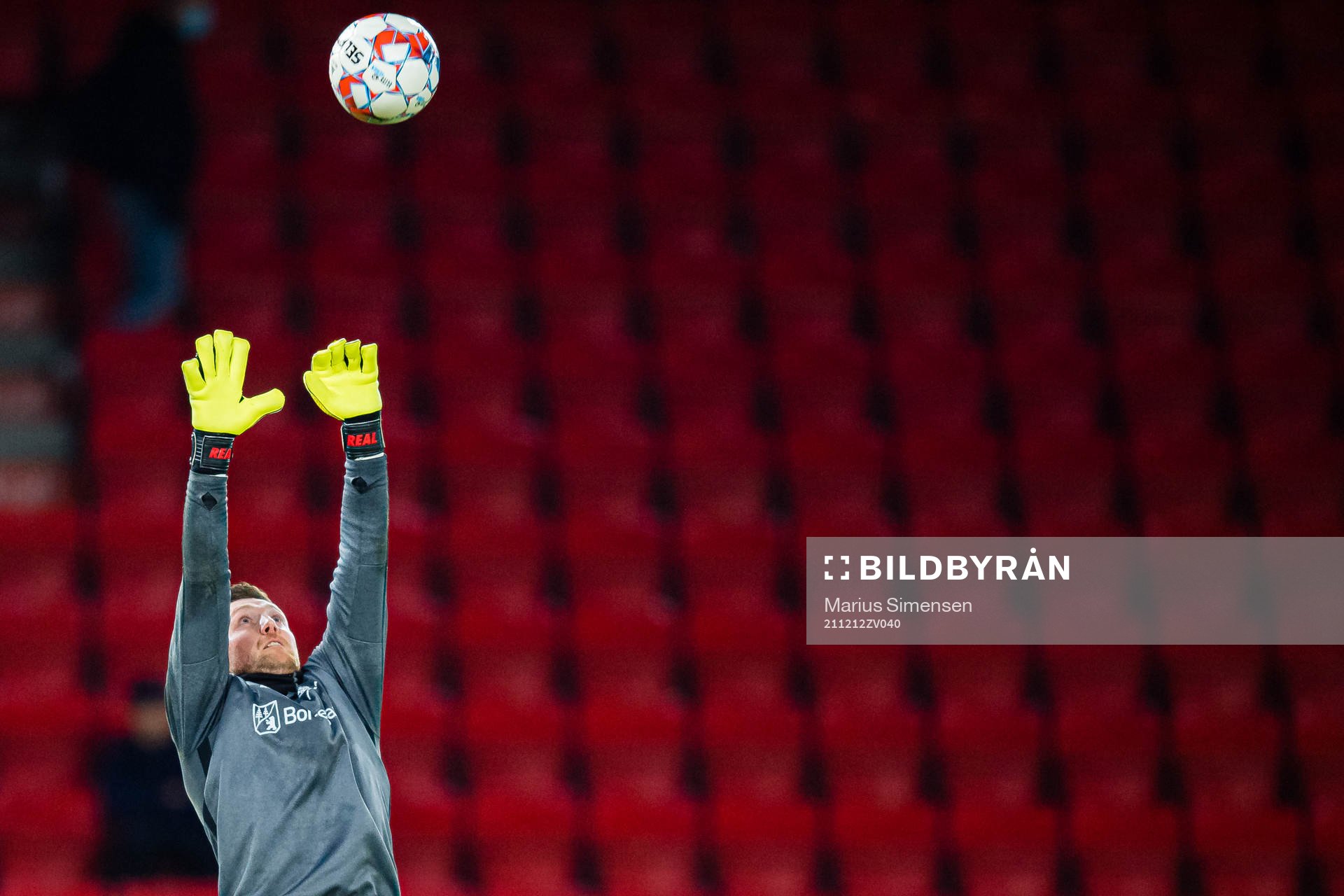 Anders Kristiansen of Sarpsborg 08 warms up