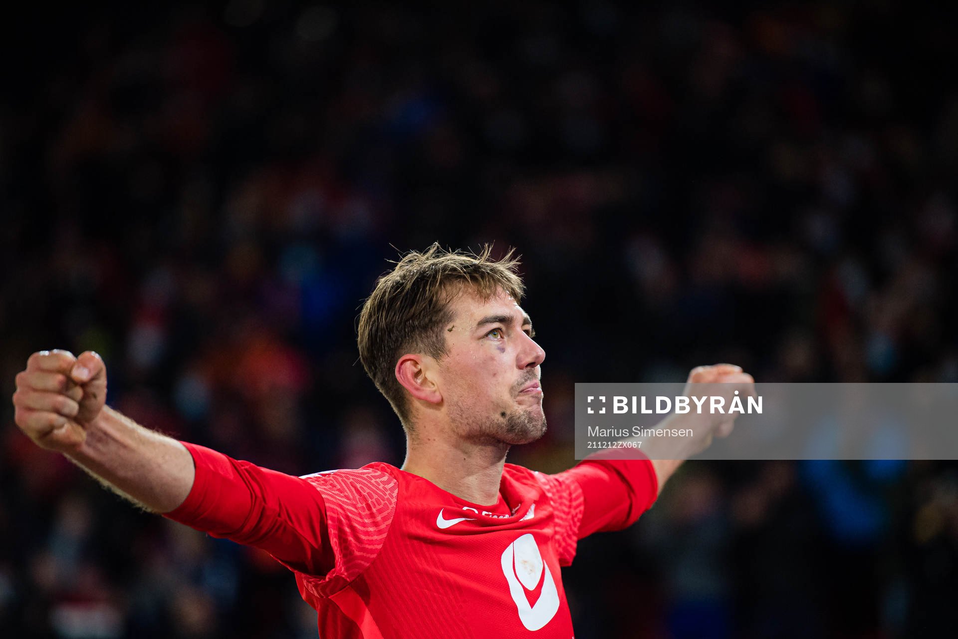 Fredrik Pallesen Knudsen of Brann celebrates