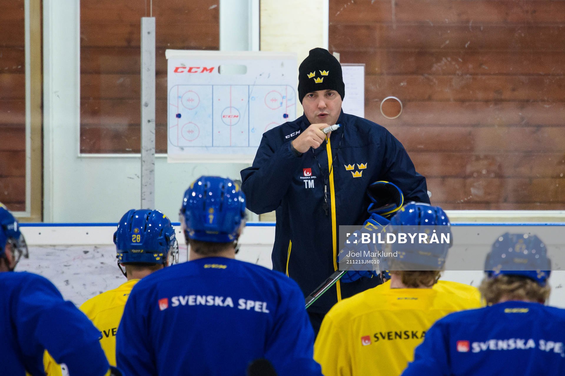 Head coach Tomas Montén of the Swedish under-20 national